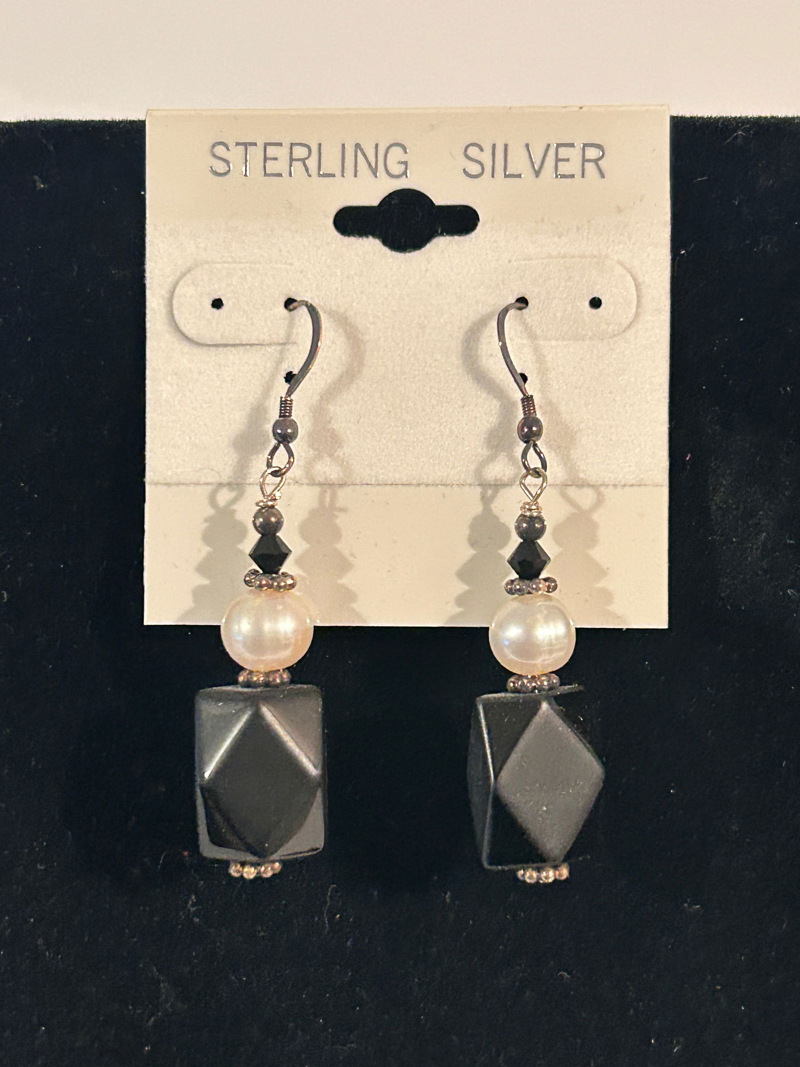 Vintage Sterling Silver Earrings: Vintage Sterling Silver Earrings Please view all photos as they are part of the description and condition of this Item, Feel free to contact me with questions or picture requests! Used Item AS IS