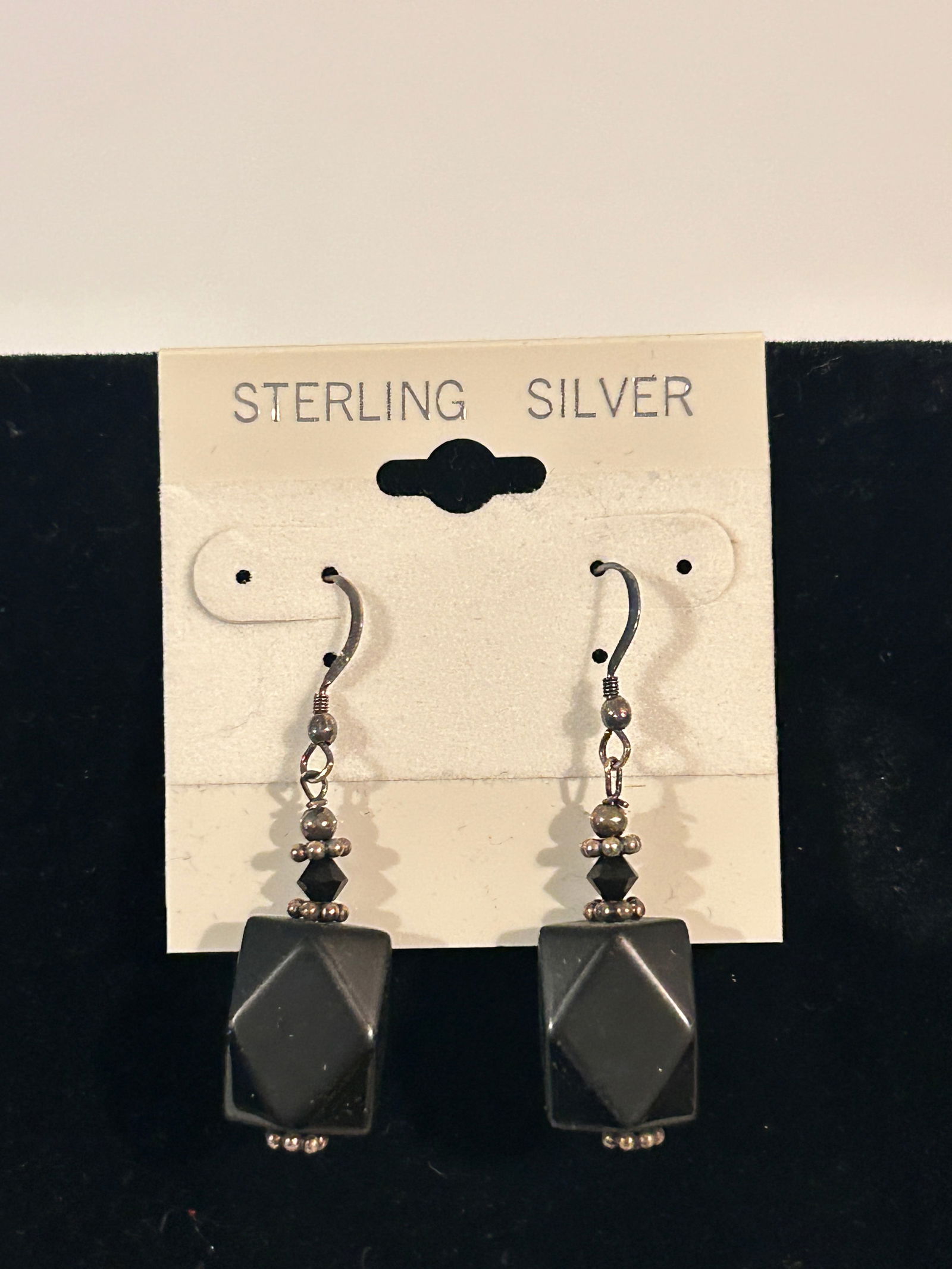 Vintage Sterling Silver Earrings: Vintage Sterling Silver Earrings Please view all photos as they are part of the description and condition of this Item, Feel free to contact me with questions or picture requests! Used Item AS IS