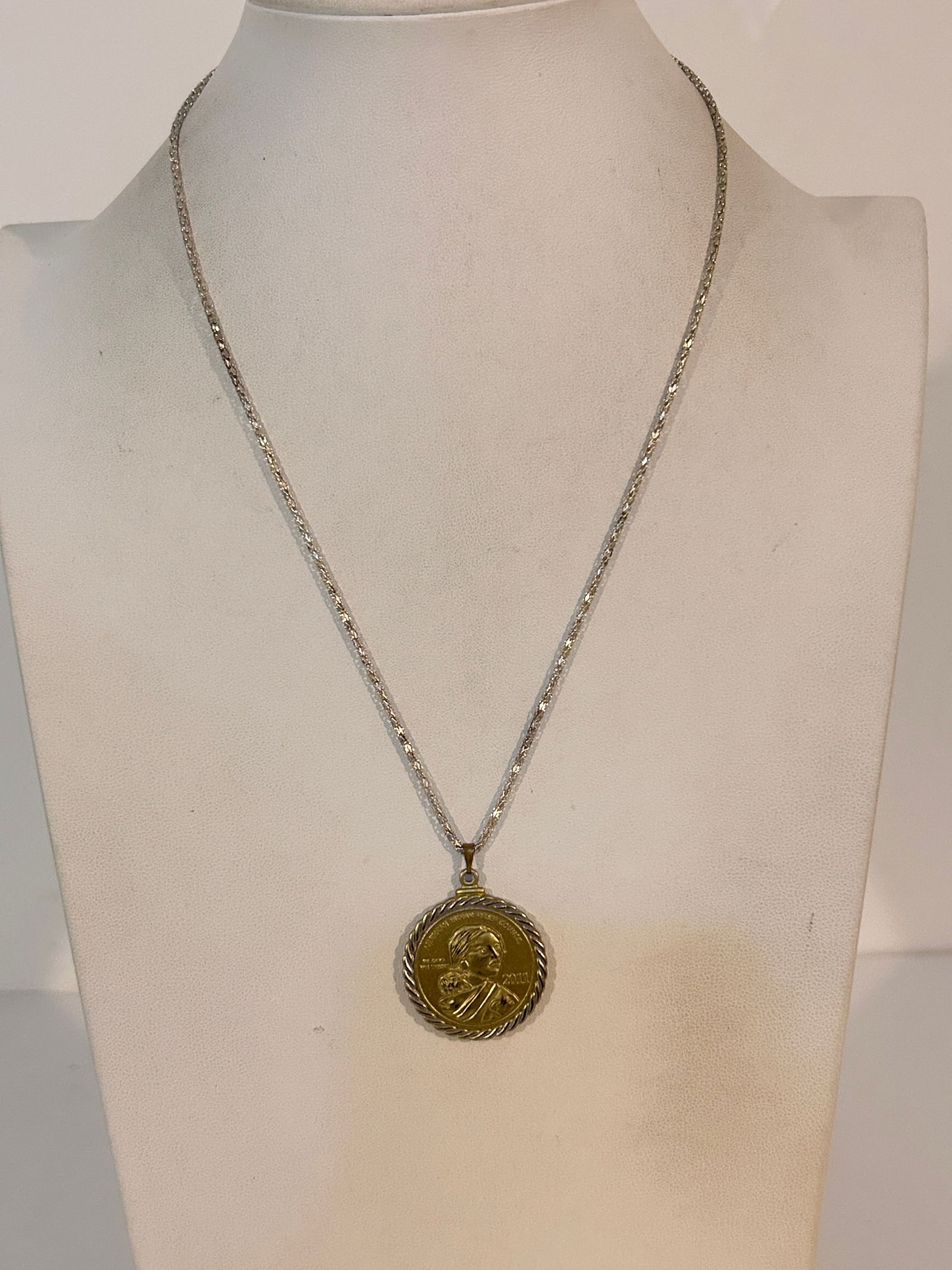 American Indian Relief Council 2011 Sacajawea Gold Coin Pendant Necklace 20" (1 of 5)