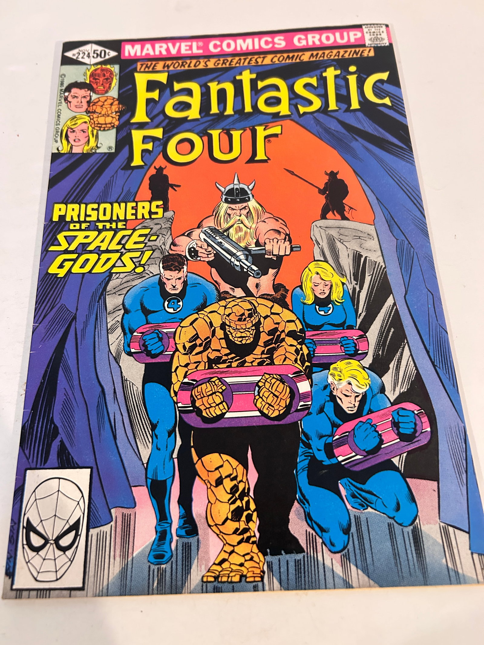 Vintage Comic Book Fantastic Four # 224: Vintage Comic Book Fantastic Four # 224 Please view all photos as they are part of the description and condition of this Item, Feel free to contact me with questions or picture requests! Used Item AS 