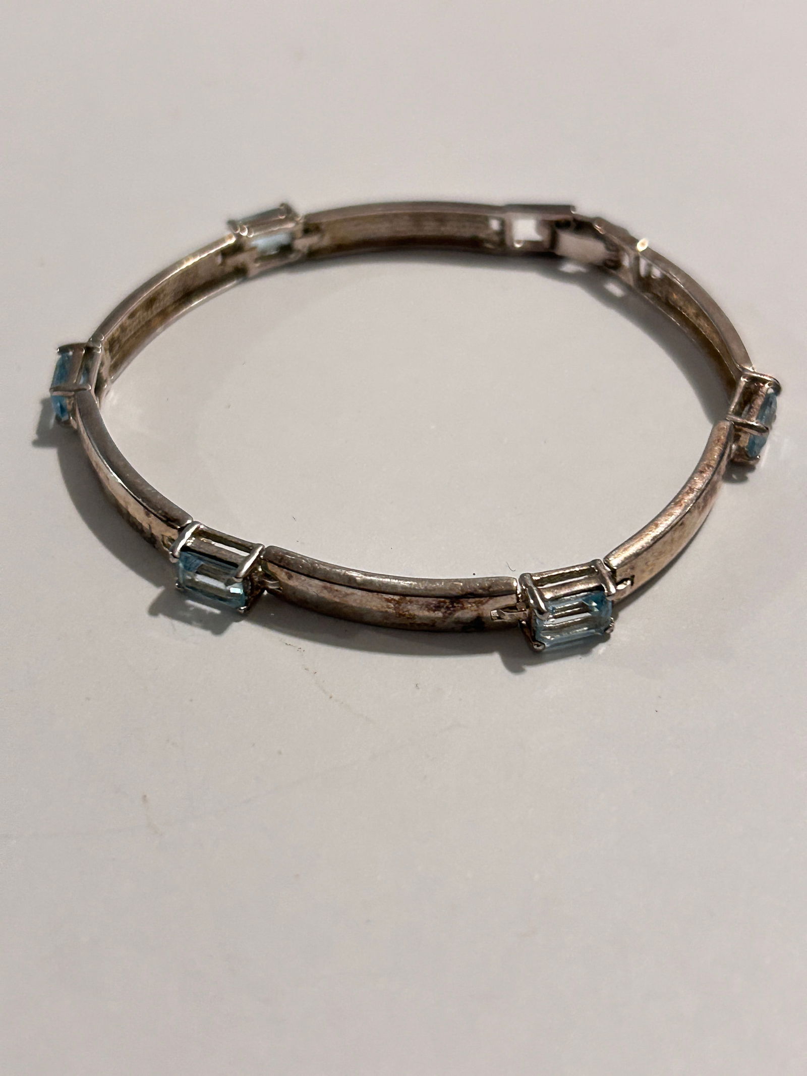 Vintage Sterling Silver Tested Topaz Bracelet 7": Vintage Sterling Silver Tested Topaz Bracelet 7" Please view all photos as they are part of the description and condition of this Item, Feel free to contact me with questions or picture requests! Used