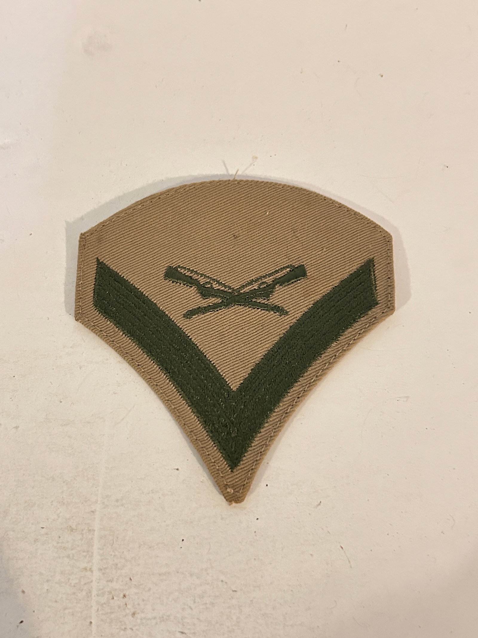 Vintage Military Patch: Vintage Military Patch Please view all photos as they are part of the description and condition of this Item, Feel free to contact me with questions or picture requests! Used Item AS IS