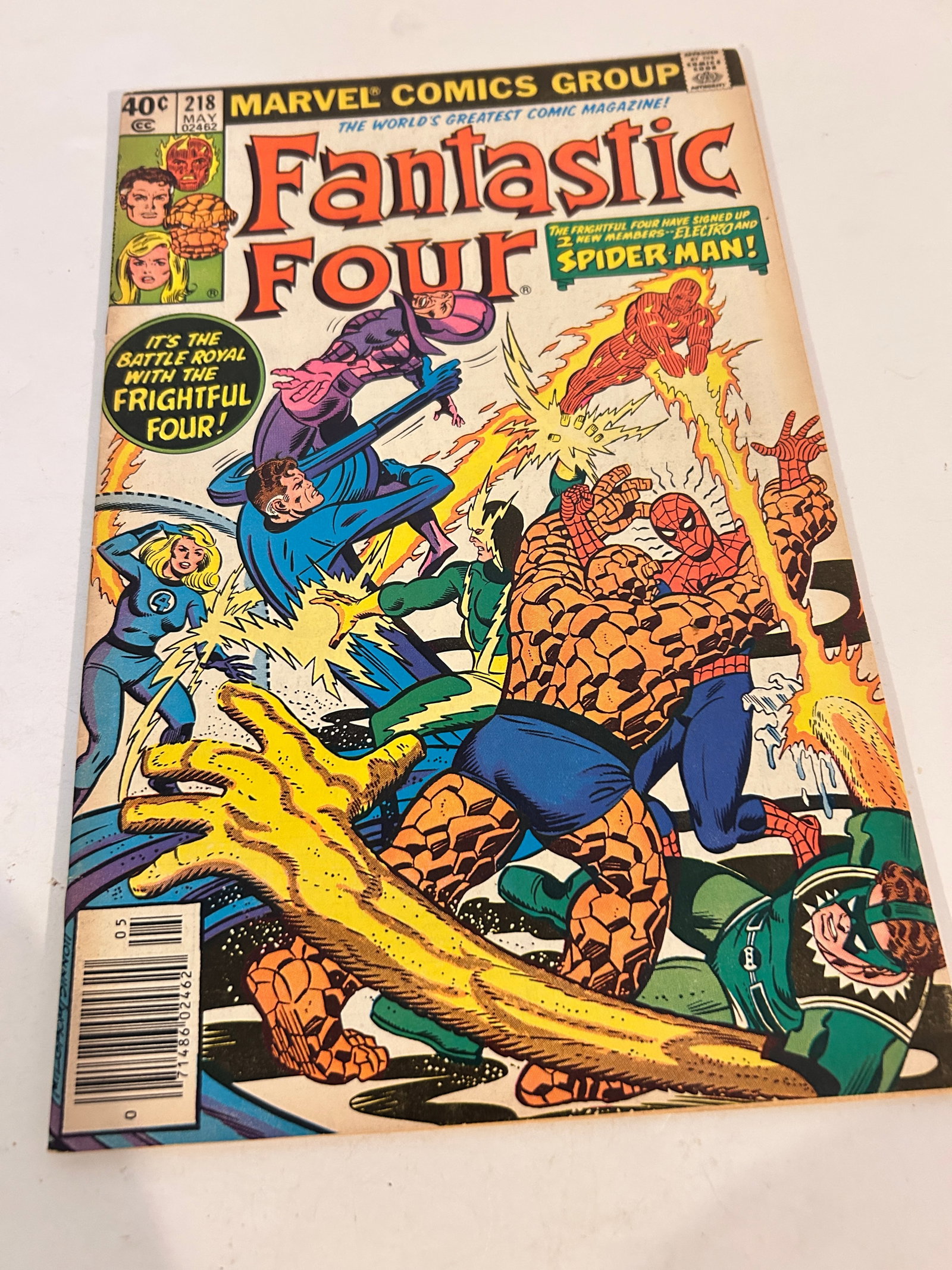 Vintage Comic Book Fantastic Four # 218: Vintage Comic Book Fantastic Four # 218 Please view all photos as they are part of the description and condition of this Item, Feel free to contact me with questions or picture requests! Used Item AS 