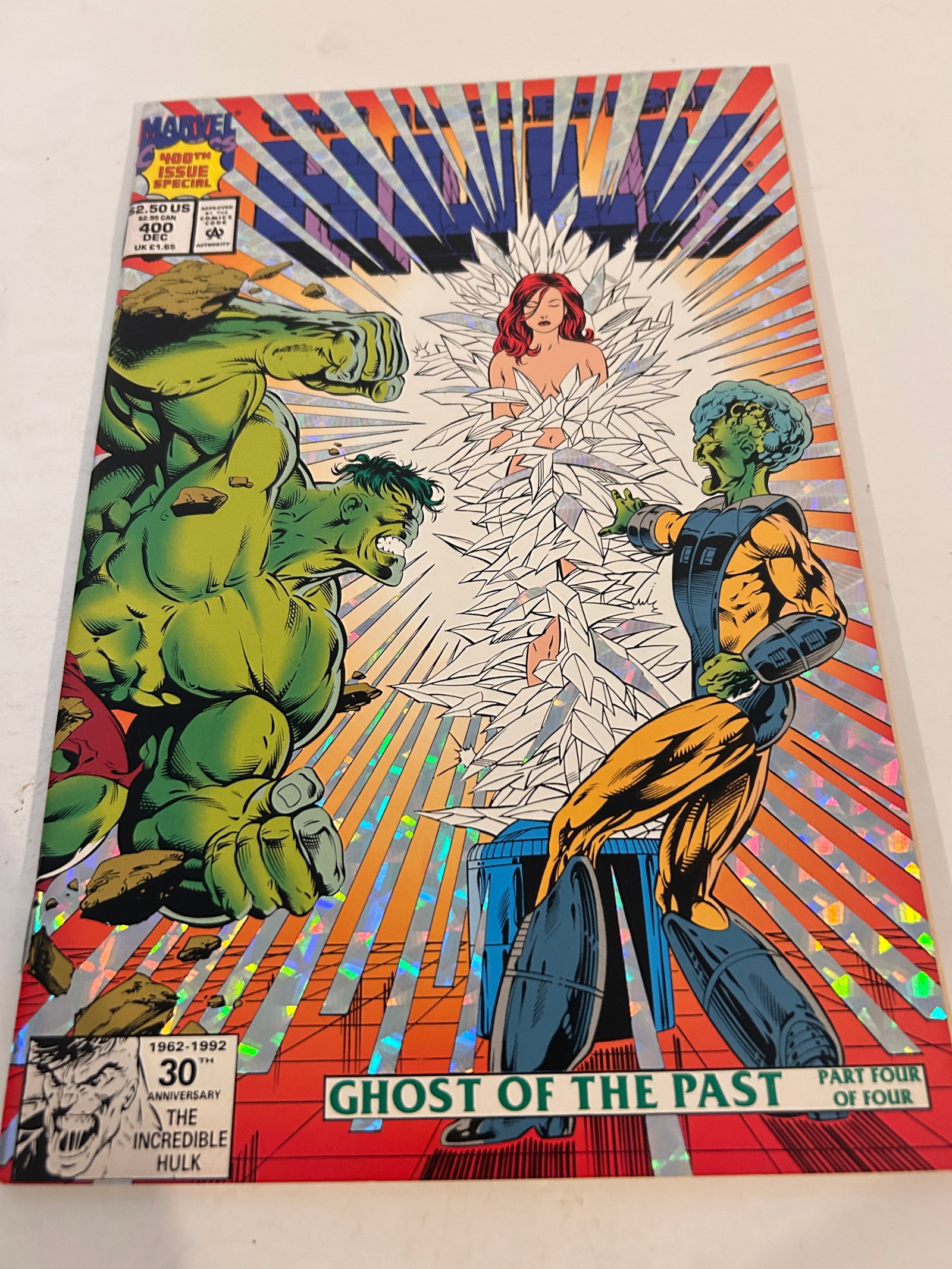Vintage Comic Book The Incredible Hulk # 400: Vintage Comic Book The Incredible Hulk # 400 Please view all photos as they are part of the description and condition of this Item, Feel free to contact me with questions or picture requests! Used Ite