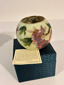 Vintage Beautiful small round Plique-A-Jour cloisonné vase by William Yee.
