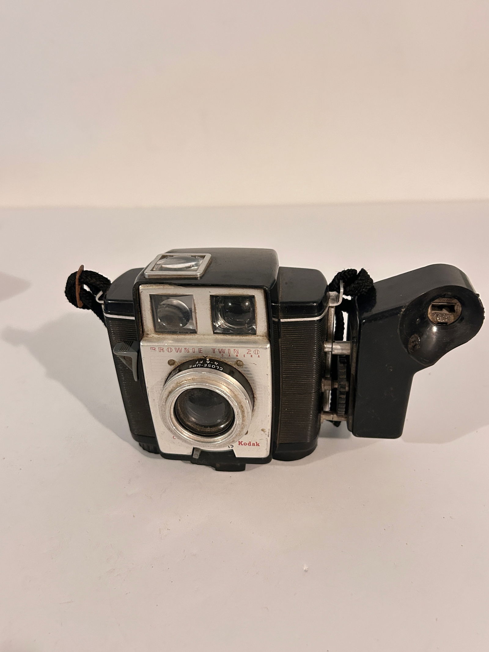 Vintage Art Deco Kodak Brownie Twin 20 Camera with Supermite Flasholder Untested (1 of 5)