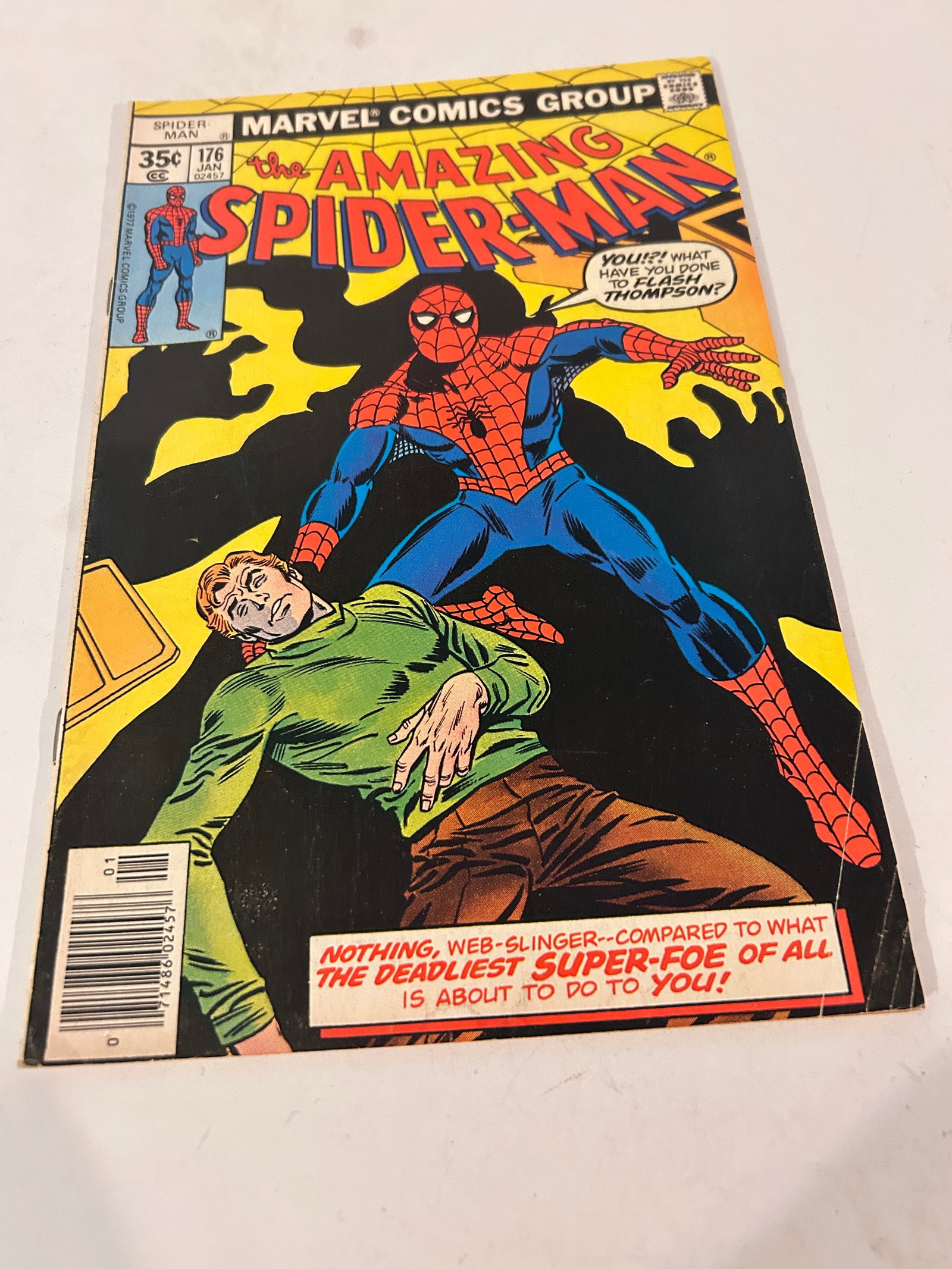 Amazing Spider-Man # 176 Newsstand: Amazing Spider-Man # 176 Newsstand Please view all photos as they are part of the description and condition of this Item, Feel free to contact me with questions or picture requests! Used Item AS IS