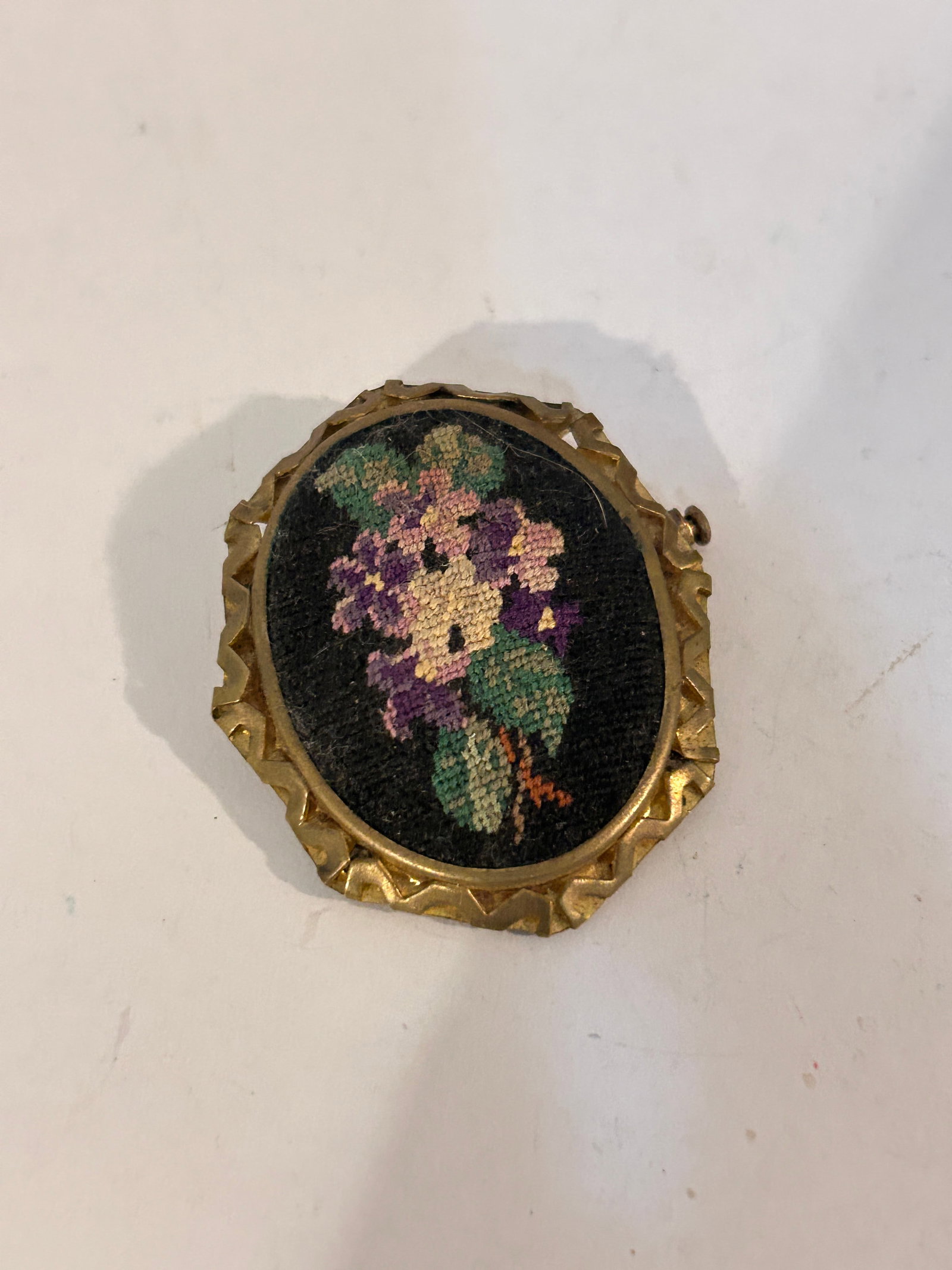 Embroidered Vintage Hand Stitched Purple Flowers Oval Brooch Pin: Embroidered Vintage Hand Stitched Purple Flowers Oval Brooch Pin Please view all photos as they are part of the description and condition of this Item, Feel free to contact me with questions or pictur