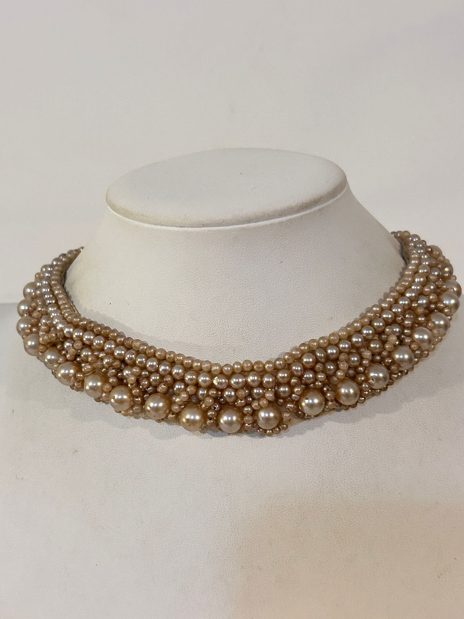 vintage fashion handmade faux pearl collar necklace from Japan: vintage fashion handmade faux pearl collar necklace from Japan Please view all photos as they are part of the description and condition of this Item, Feel free to contact me with questions or picture