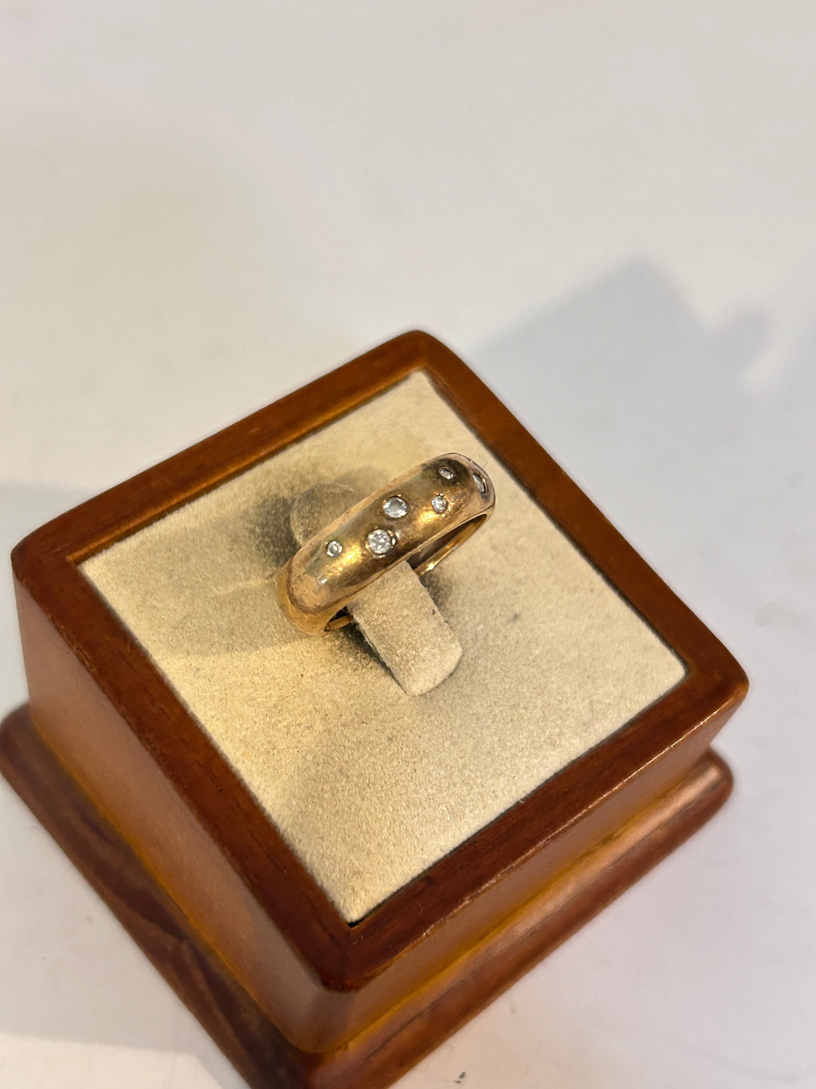 Vintage Sterling Silver Ring sz 6: Vintage Sterling Silver Ring sz 6 Please view all photos as they are part of the description and condition of this Item, Feel free to contact me with questions or picture requests! Used Item AS IS