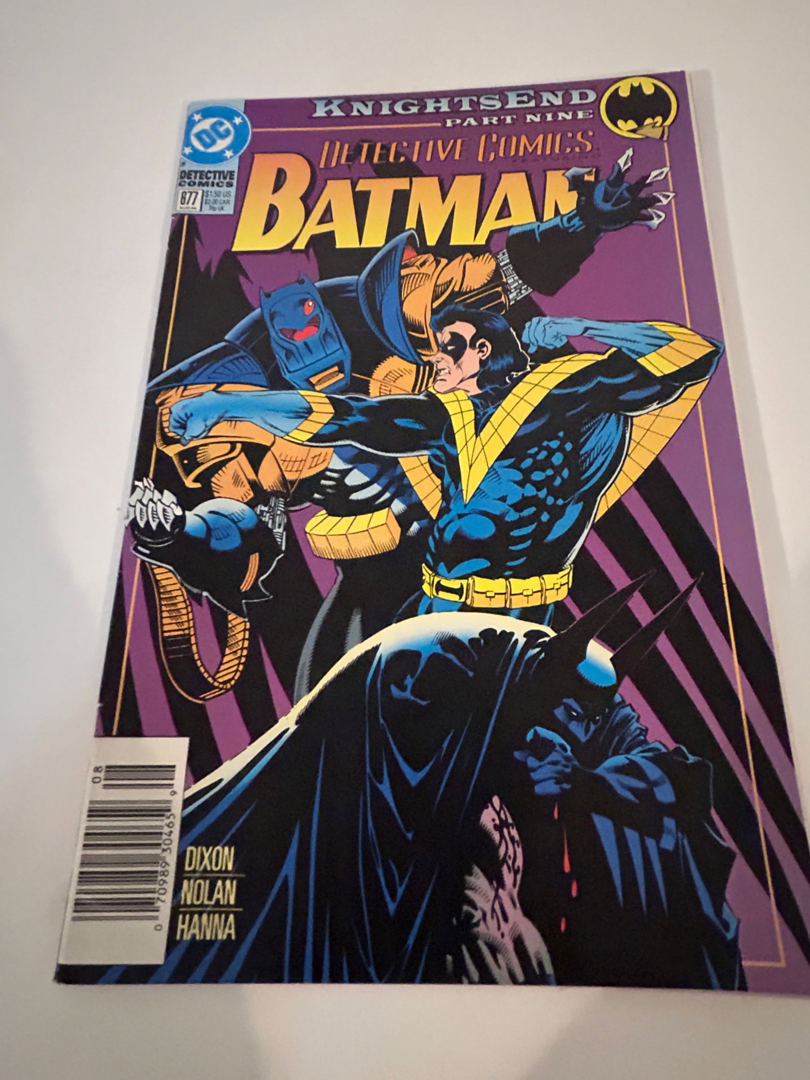 Vintage Comic Book Batman # 677: Vintage Comic Book Batman # 677 Please view all photos as they are part of the description and condition of this Item, Feel free to contact me with questions or picture requests! Used Item AS IS