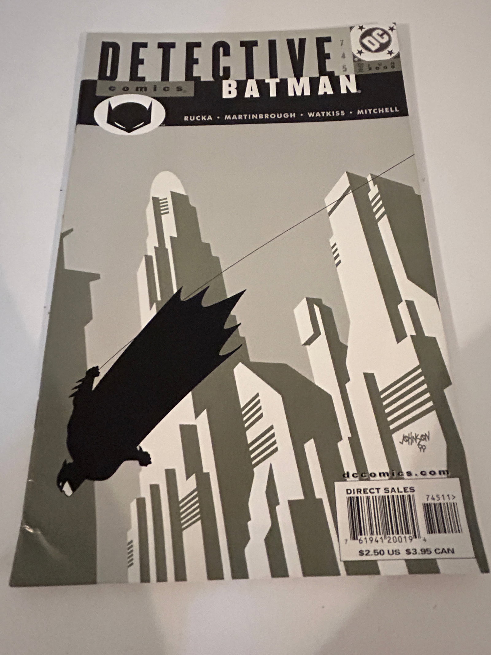 Vintage Comic Book Batman # 745: Vintage Comic Book Batman # 745 Please view all photos as they are part of the description and condition of this Item, Feel free to contact me with questions or picture requests! Used Item AS IS