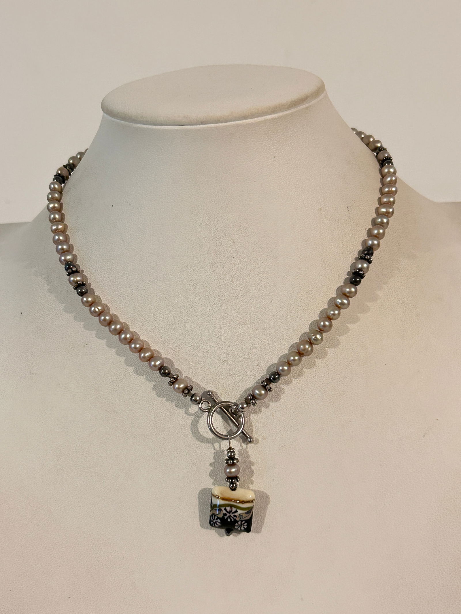 Vintage Sterling Silver Pearl Glass Pendant Necklace 14" (1 of 5)