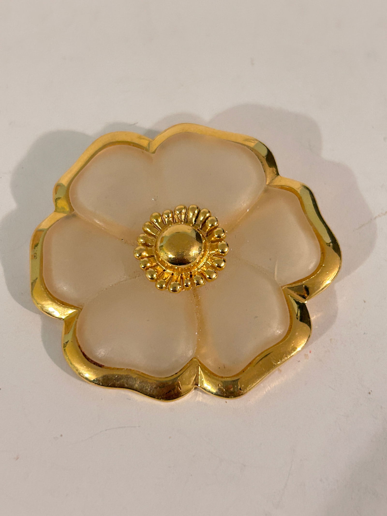 VTG Rare Signed Vogue Bijoux Flower Big Brooch 2 1/4" (1 of 5)