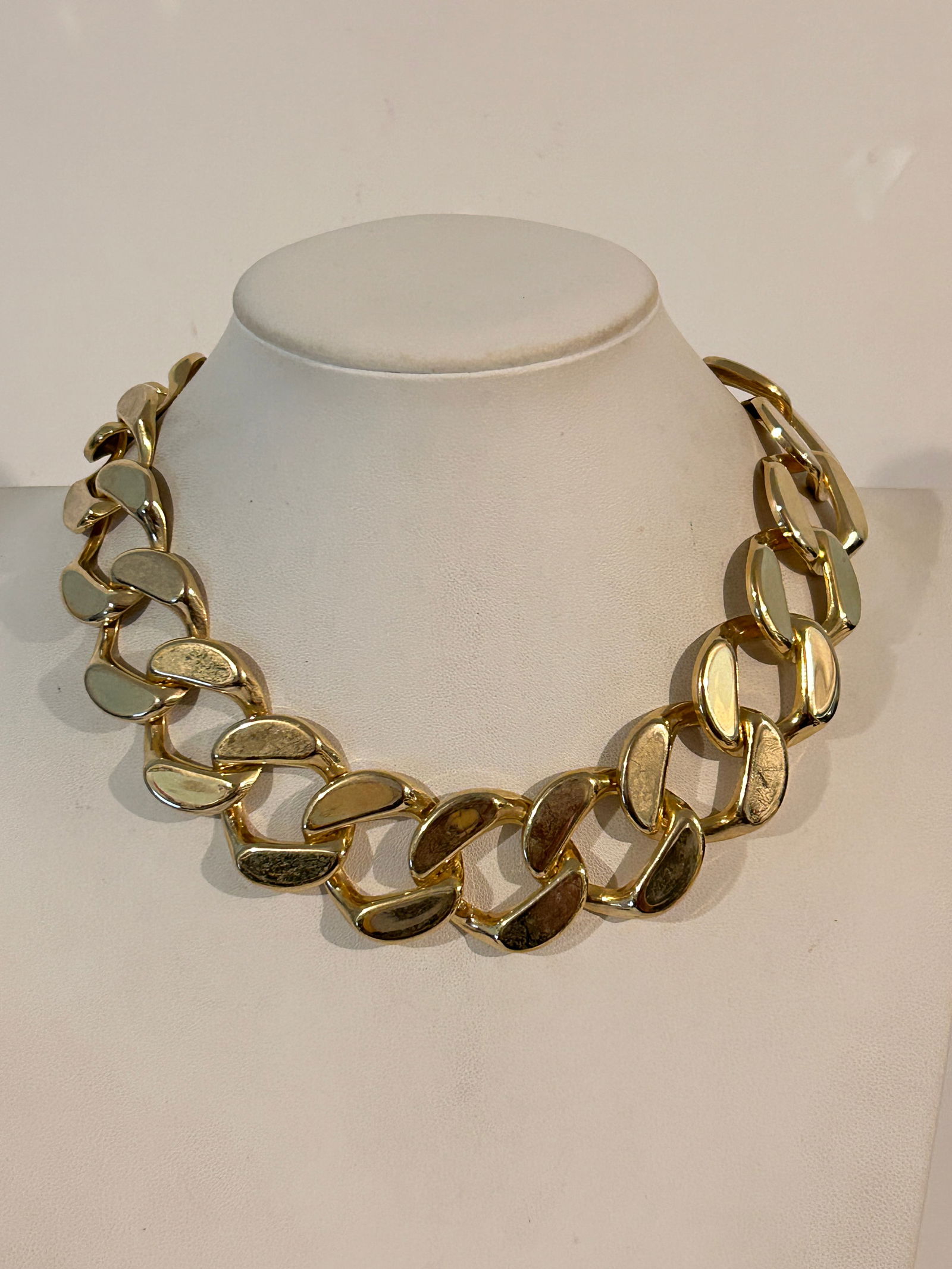Old Gold Tone link Necklace 16" (1 of 4)