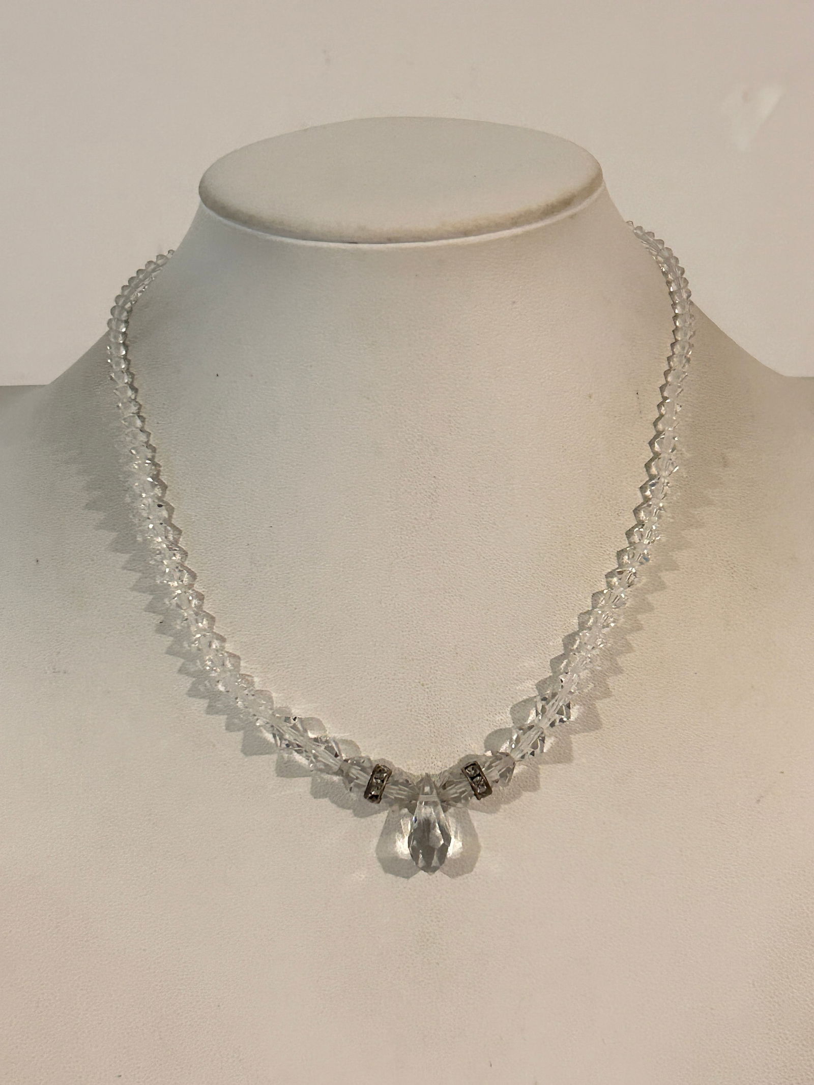 Vintage Crystal Choker Necklace 15": Vintage Crystal Choker Necklace 15" Please view all photos as they are part of the description and condition of this Item, Feel free to contact me with questions or picture requests! Used Item AS IS