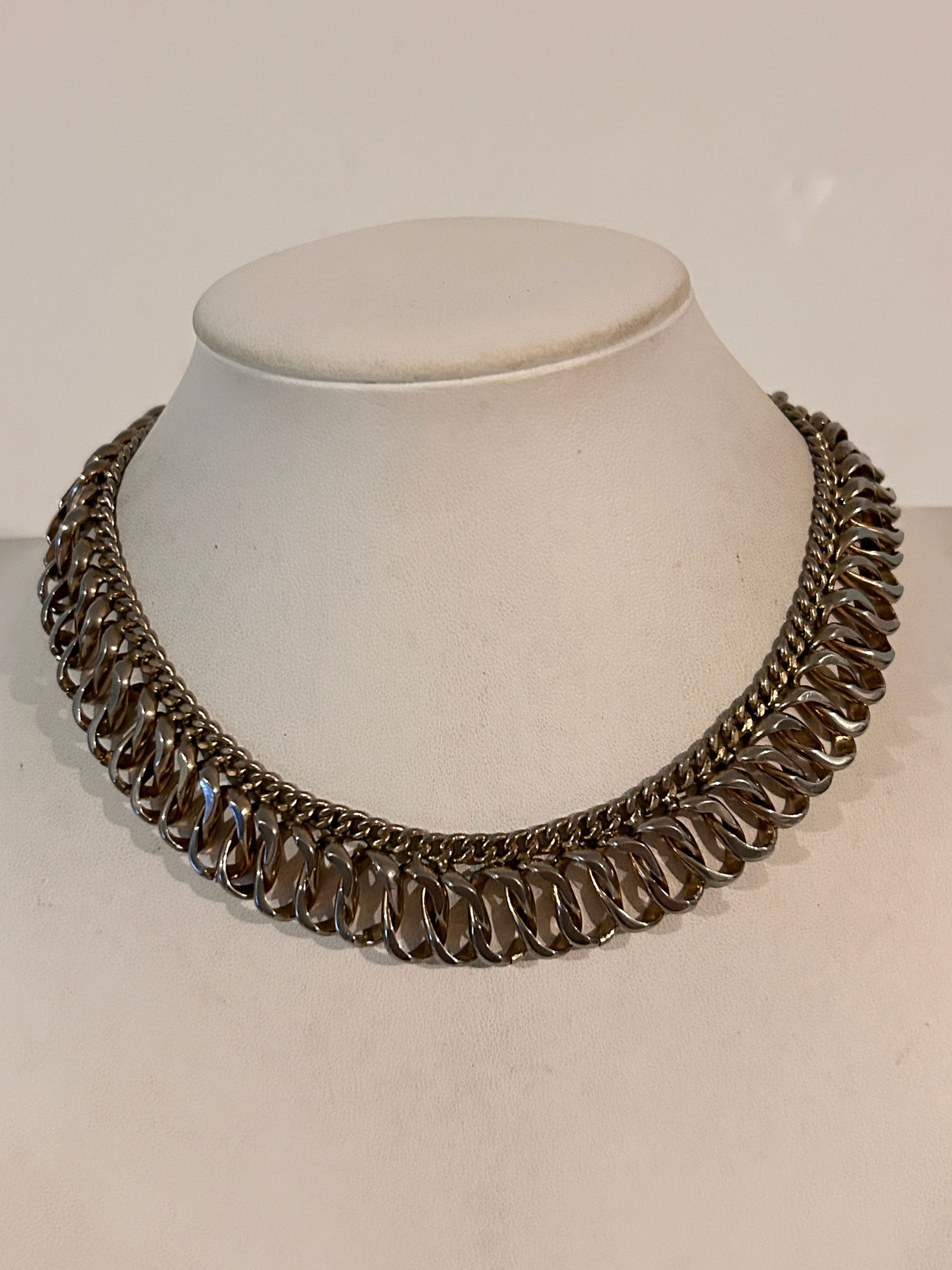 Vintage Enco Signed Silver Tone Necklace Choker 12": Vintage Enco Signed Silver Tone Necklace Choker 12" Please view all photos as they are part of the description and condition of this Item, Feel free to contact me with questions or picture requests! U