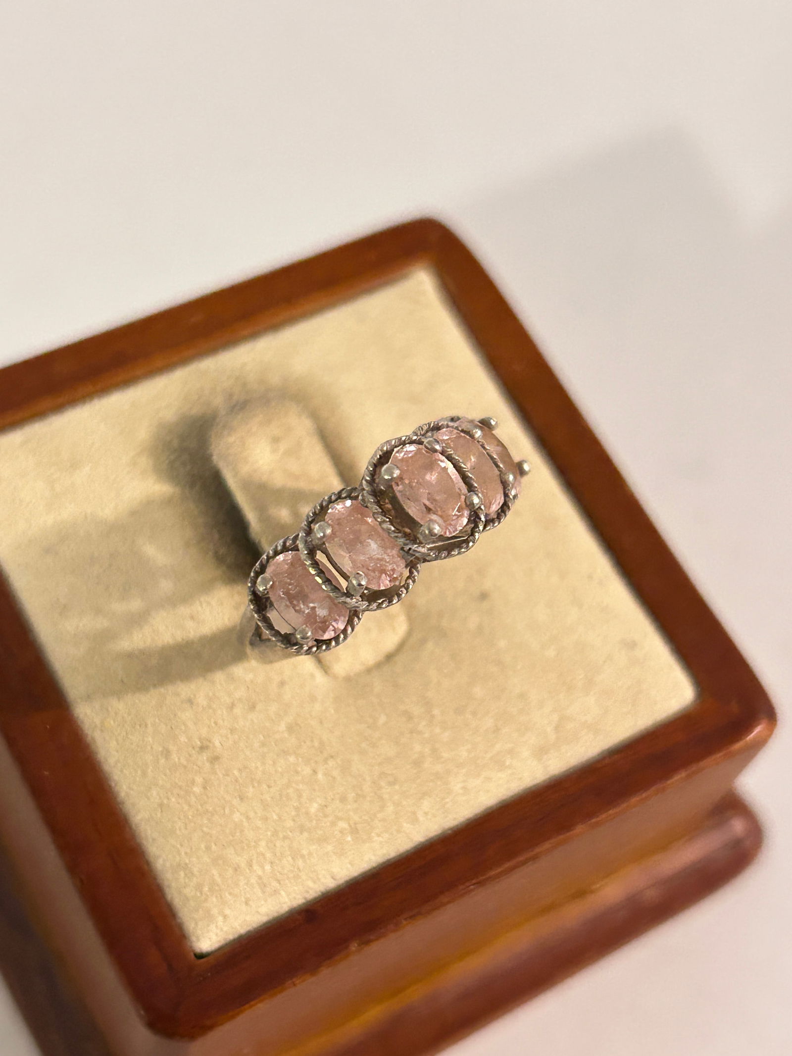 Vintage Sterling Silver pink rhinestone Ring sz 6 (1 of 5)