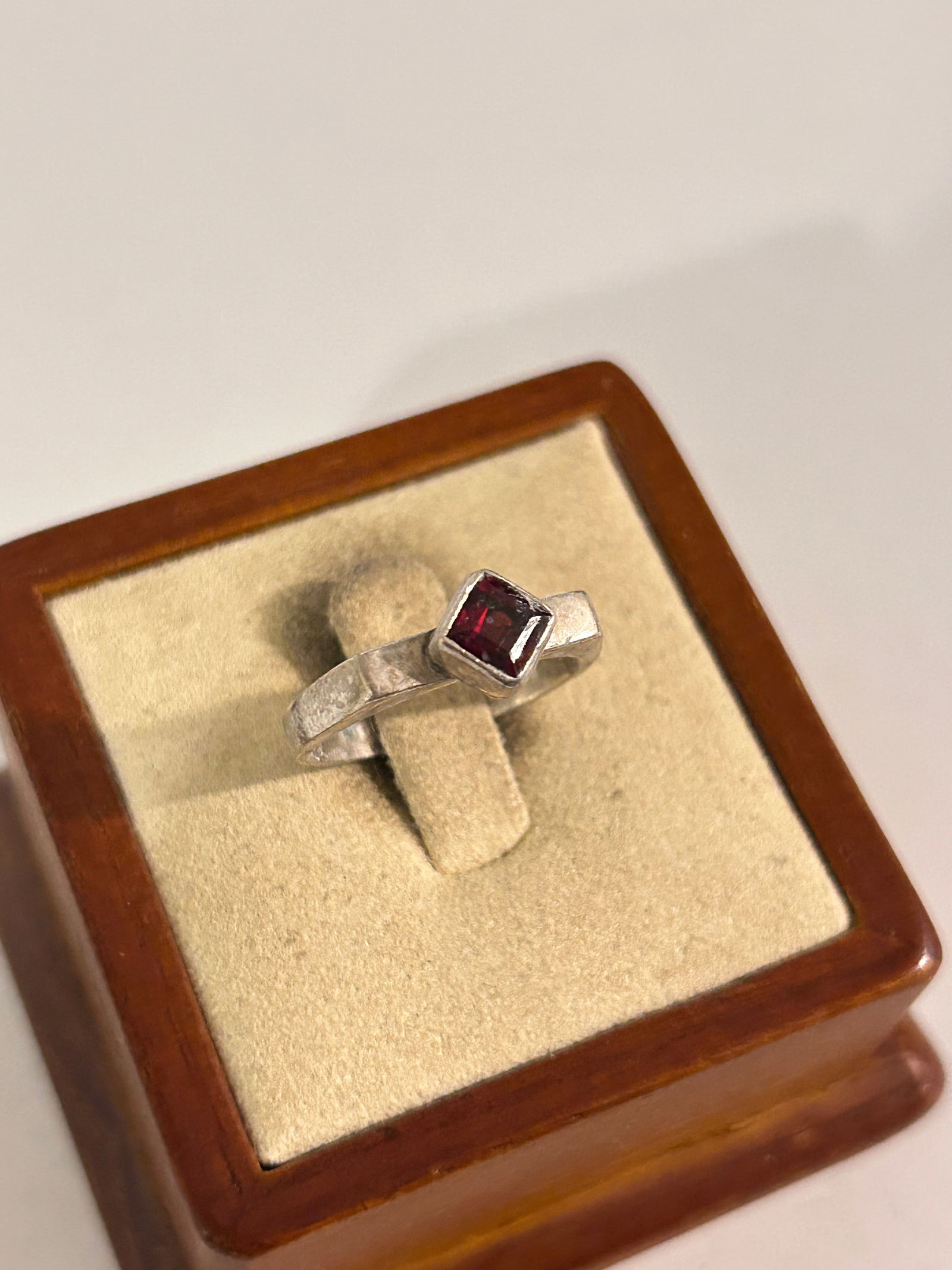 Vintage Sterling Silver rhinestone Ring sz 6 (1 of 5)