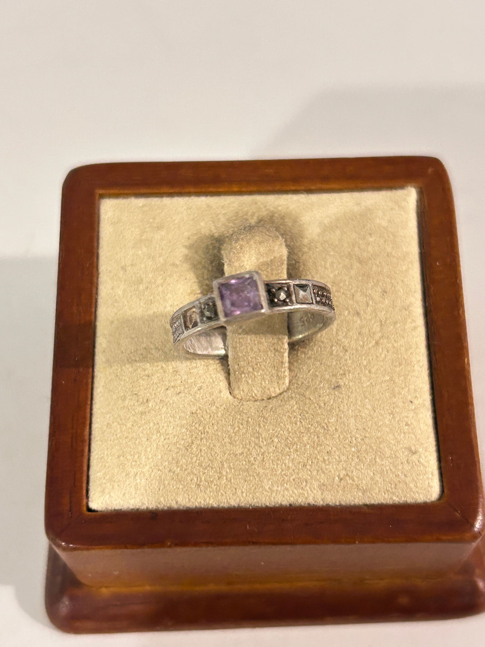 Vintage Sterling Silver marcasite Ring sz 5 missing a stone (1 of 4)