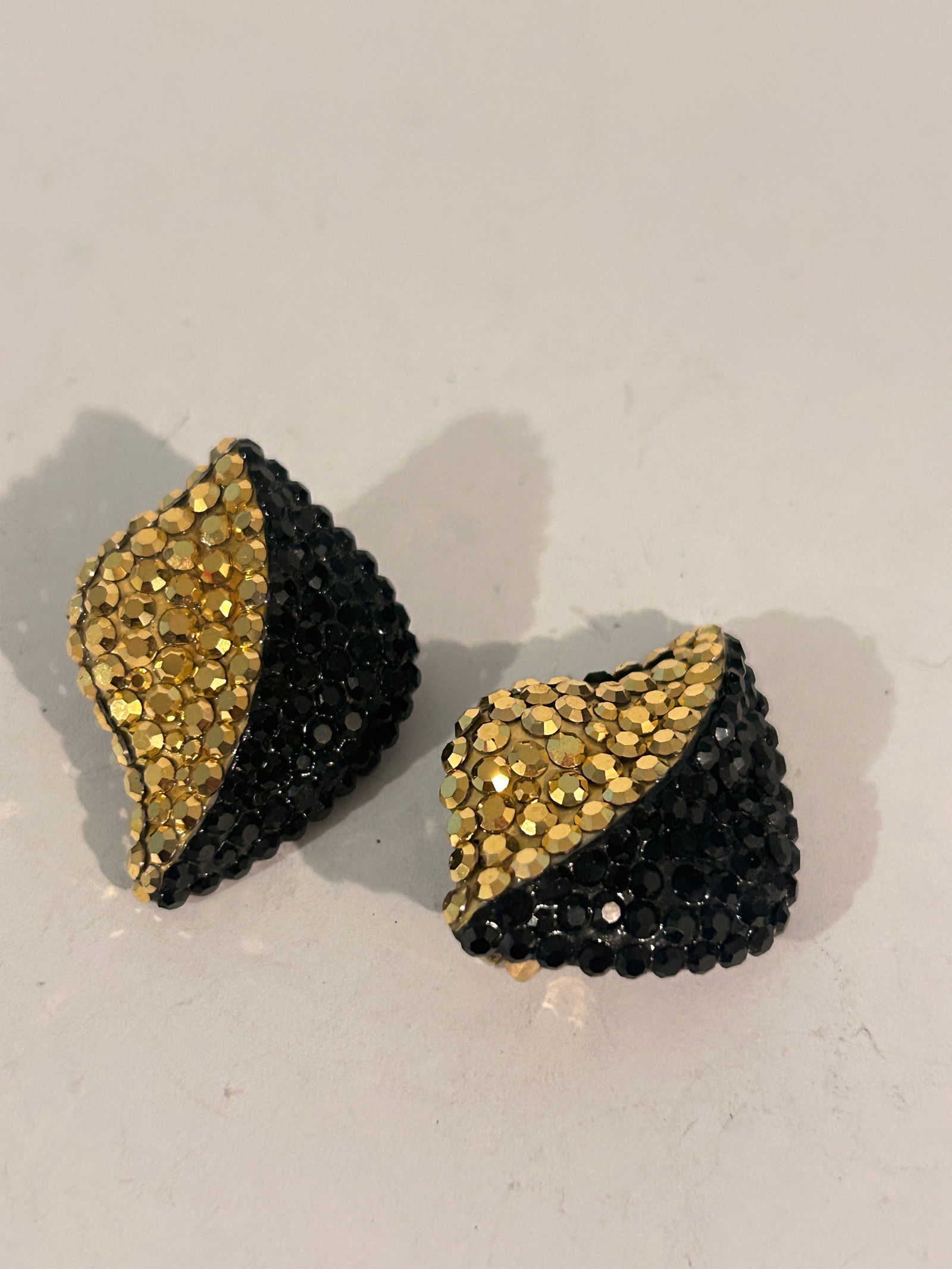 Vintage Richard Kerr Rhinestone Clip On Earrings Gold Black (1 of 4)
