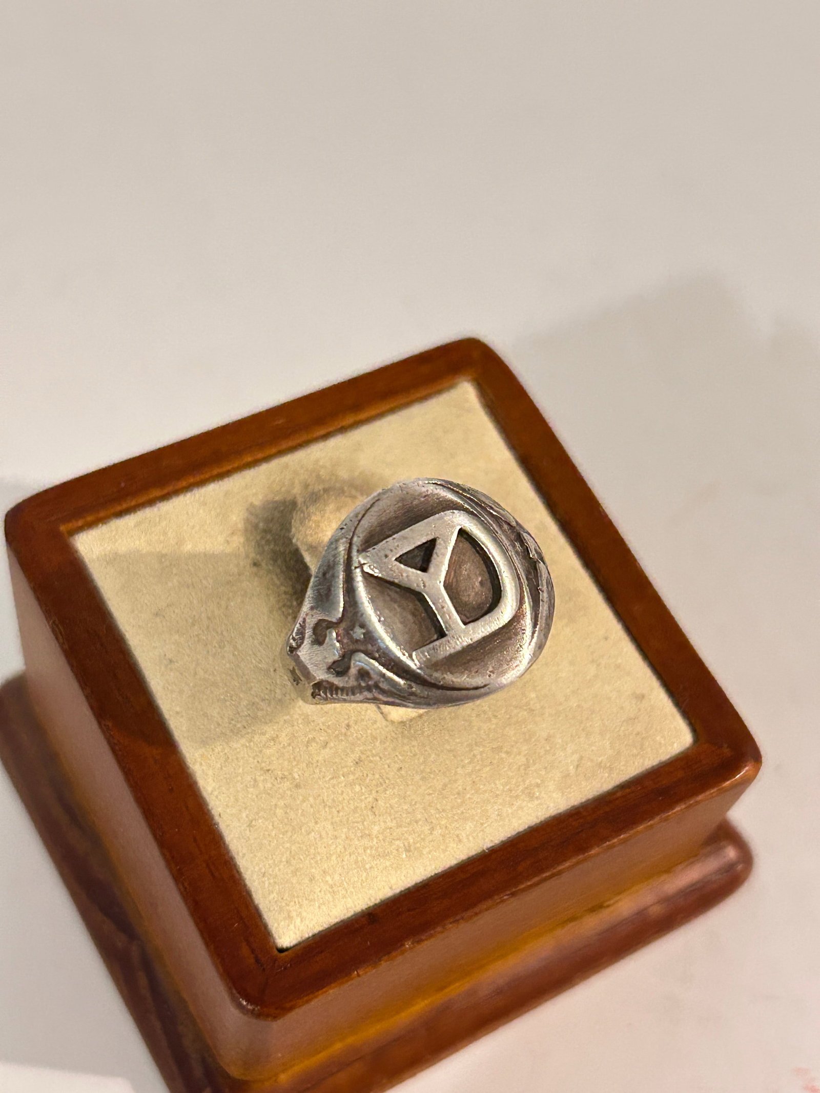 Great WWI 26th Division Yankee Division 104th Infantry Regiment Ring in Sterling sz 9: Great WWI 26th Division Yankee Division 104th Infantry Regiment Ring in Sterling sz 9 Please view all photos as they are part of the description and condition of this Item, Feel free to contact me wit