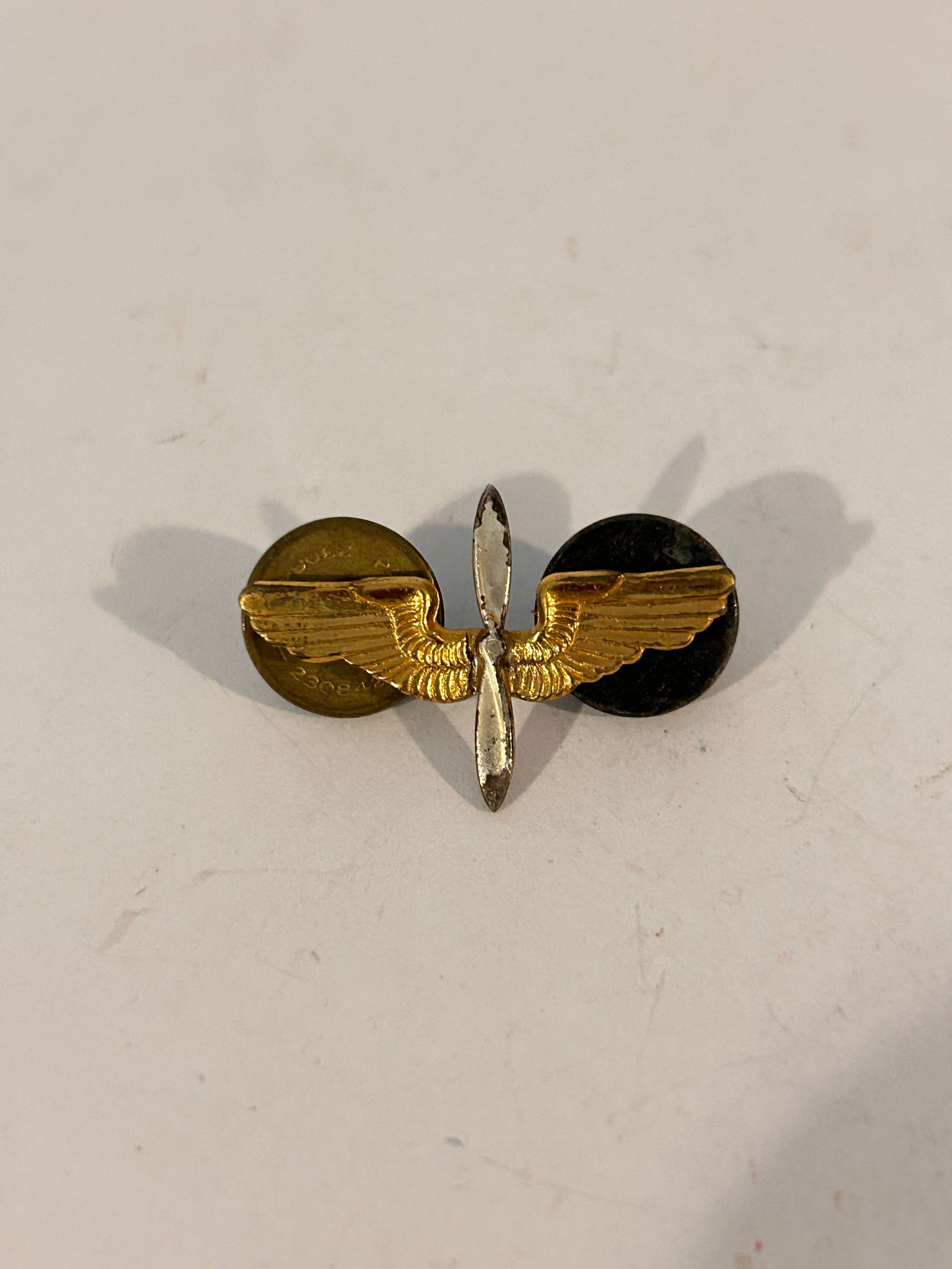 Vintage Aviation Propeller & Wings Lapel Pin (1 of 4)