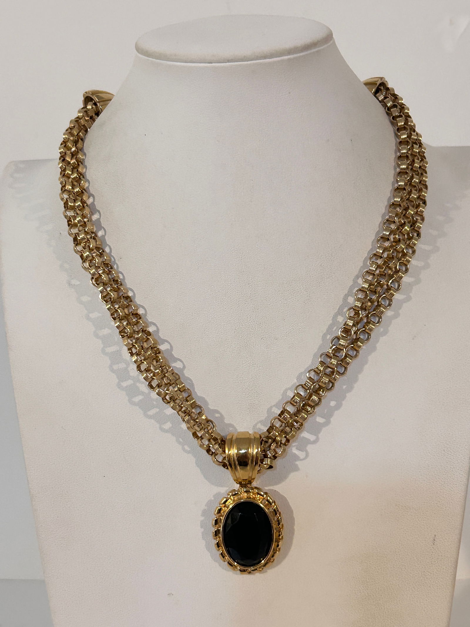 Vintage Givenchy 18k gold plated Necklace / Pendant Black Center 18" (1 of 6)