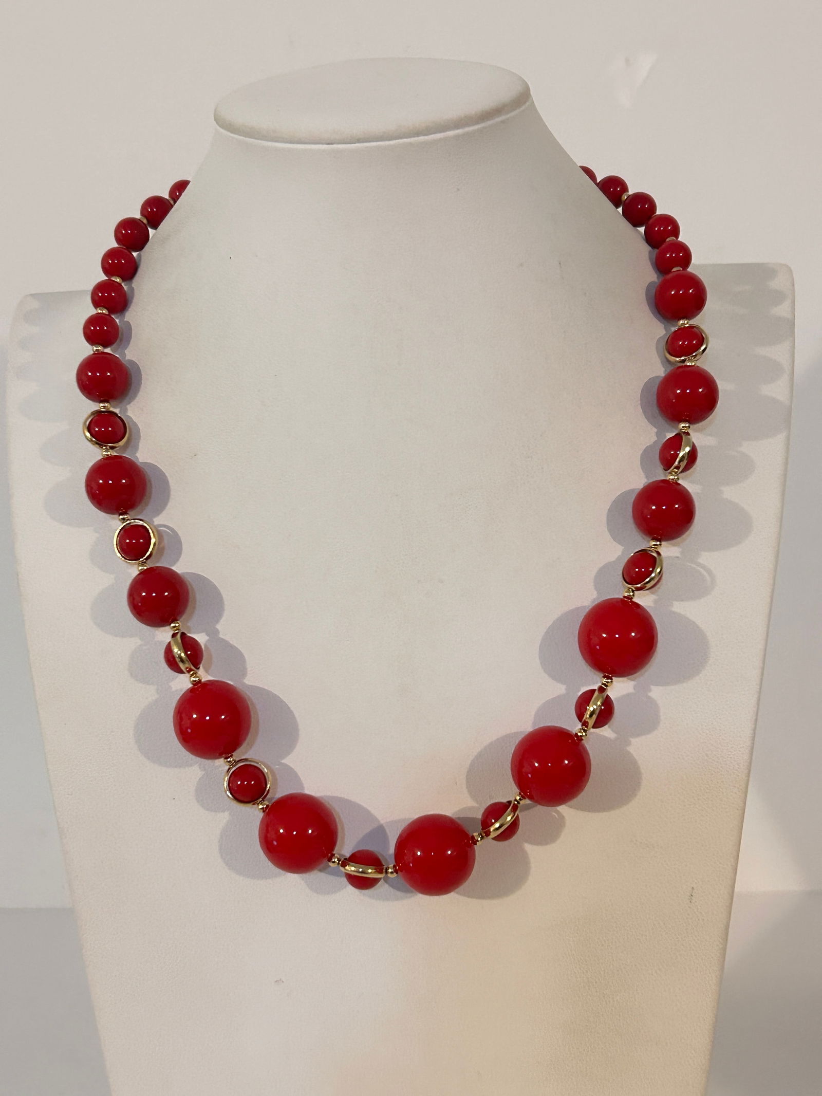 Vintage Red Bead gold tone Trifari Necklace 21" (1 of 5)