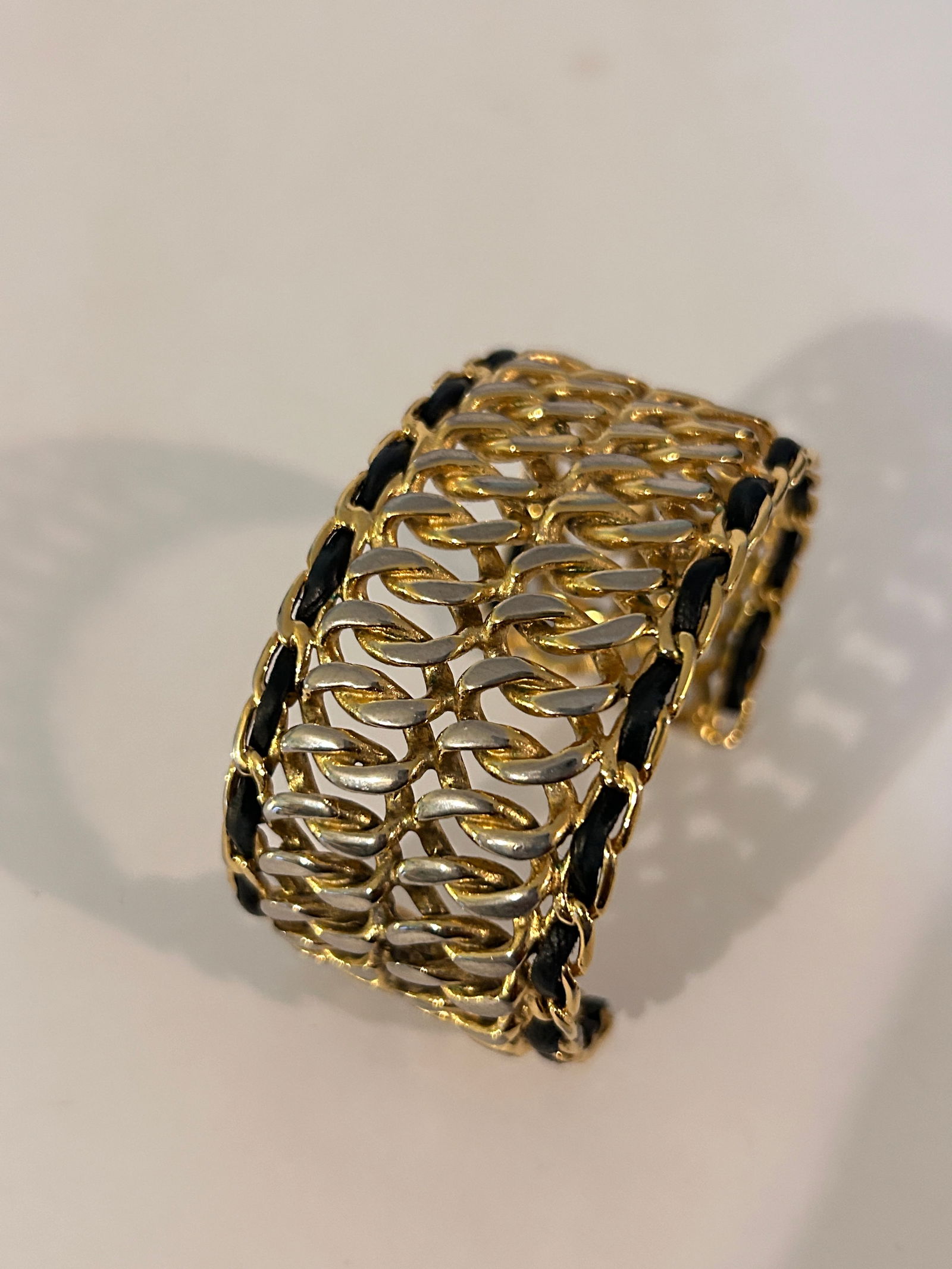 Chanel Vintage Gold-tone Bracelet Signed Channel Nice !!! (1 of 7)