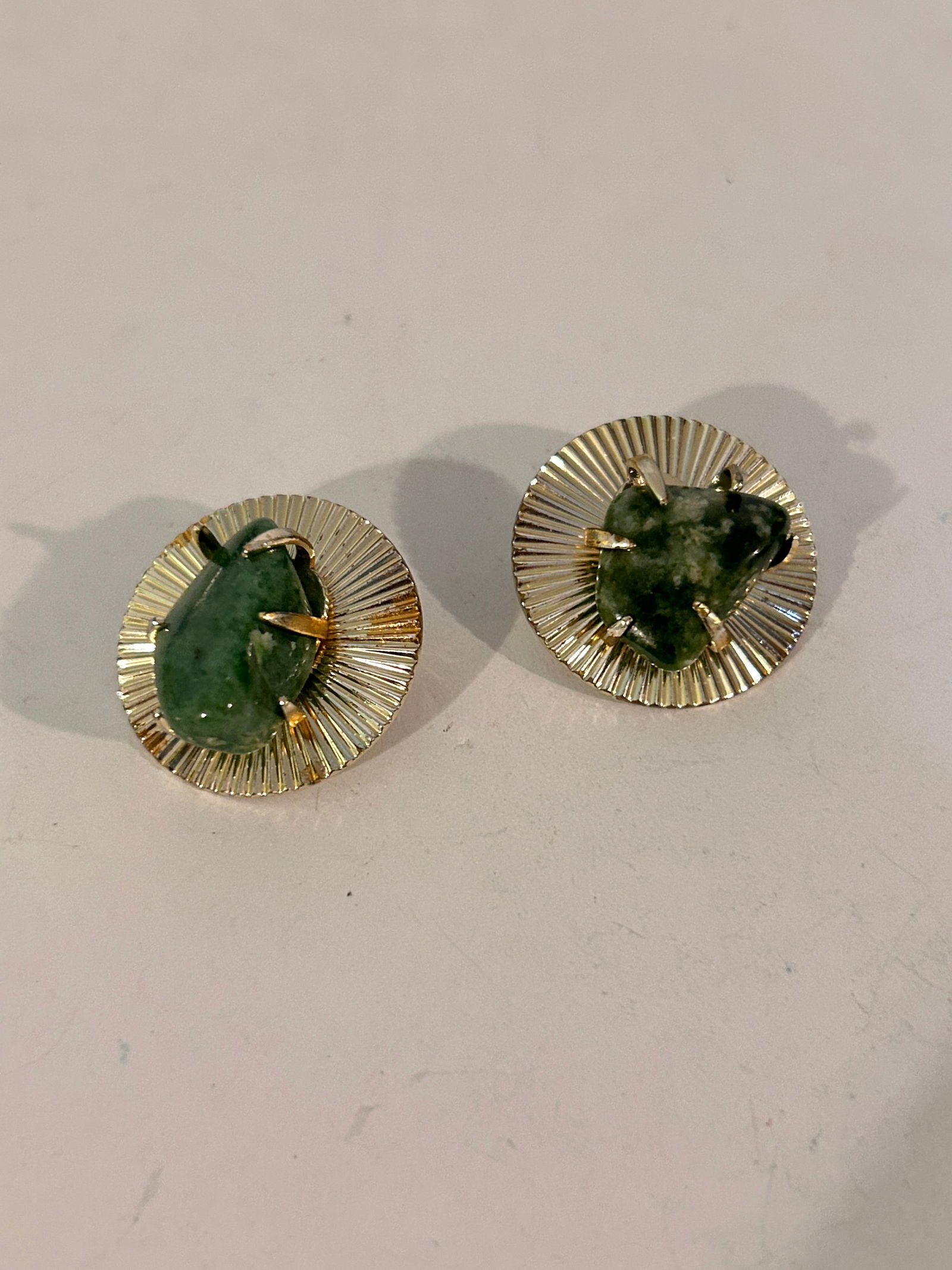 Vintage Coro Earrings: Vintage Coro Earrings Please view all photos as they are part of the description and condition of this Item, Feel free to contact me with questions or picture requests! Used Item AS IS