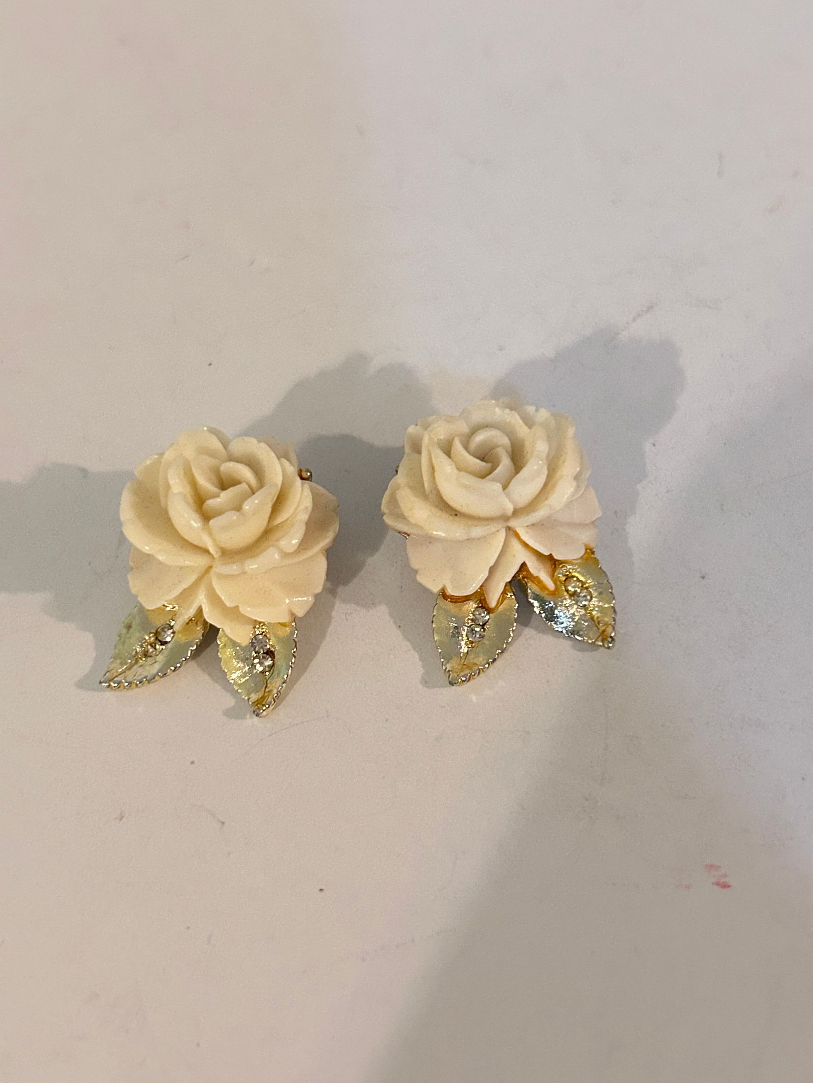Vintage white flower Earrings (1 of 4)
