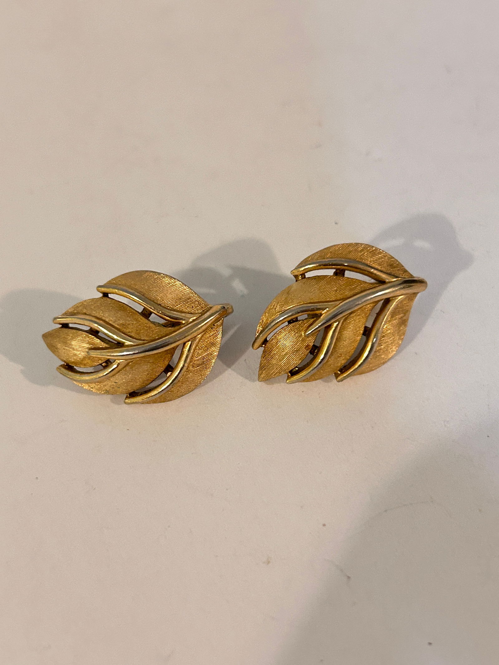 Vintage gold tone trifari Earrings (1 of 4)