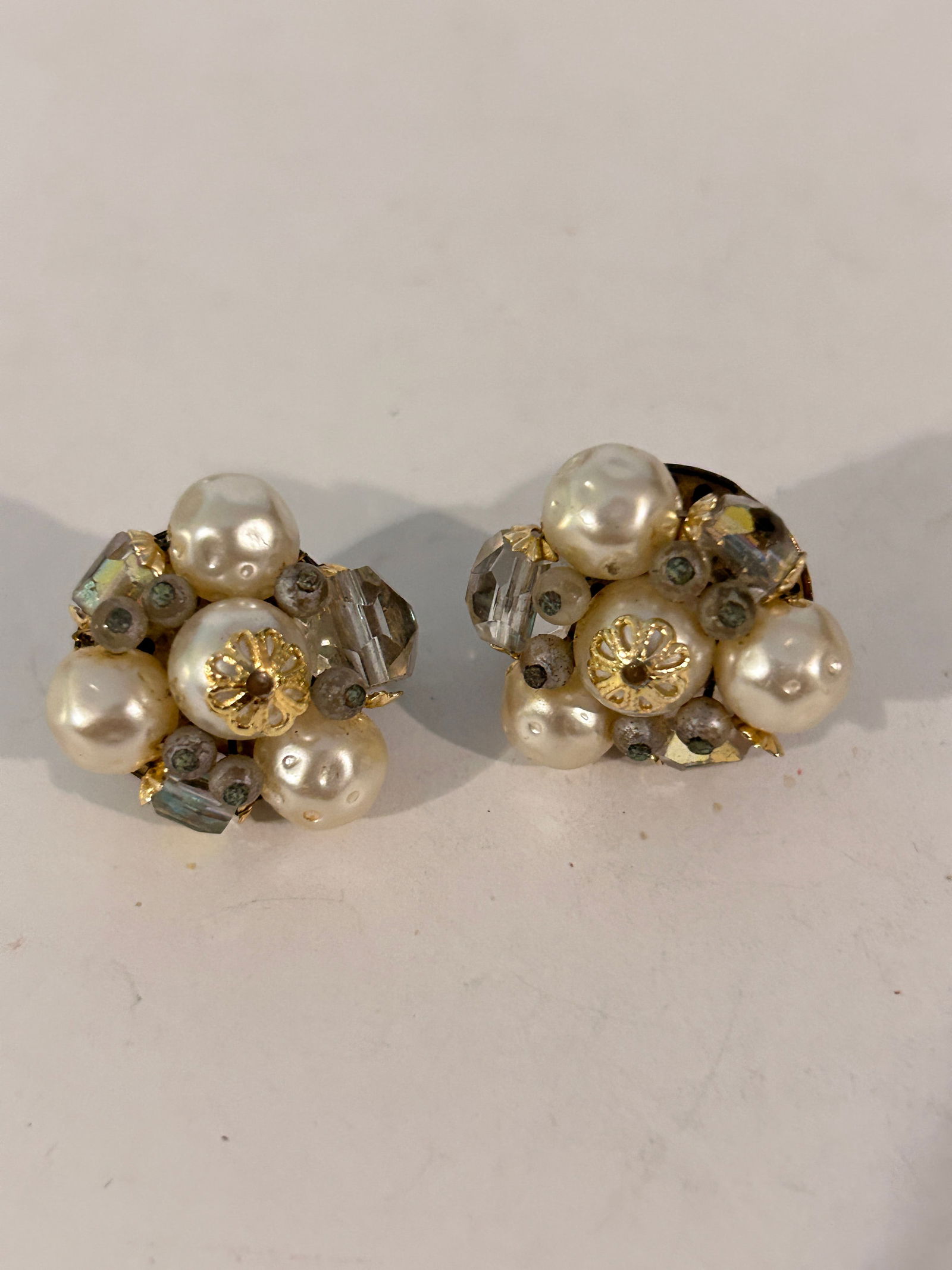 Vintage Beaded Japan Earrings: Vintage Beaded Japan Earrings Please view all photos as they are part of the description and condition of this Item, Feel free to contact me with questions or picture requests! Used Item AS IS