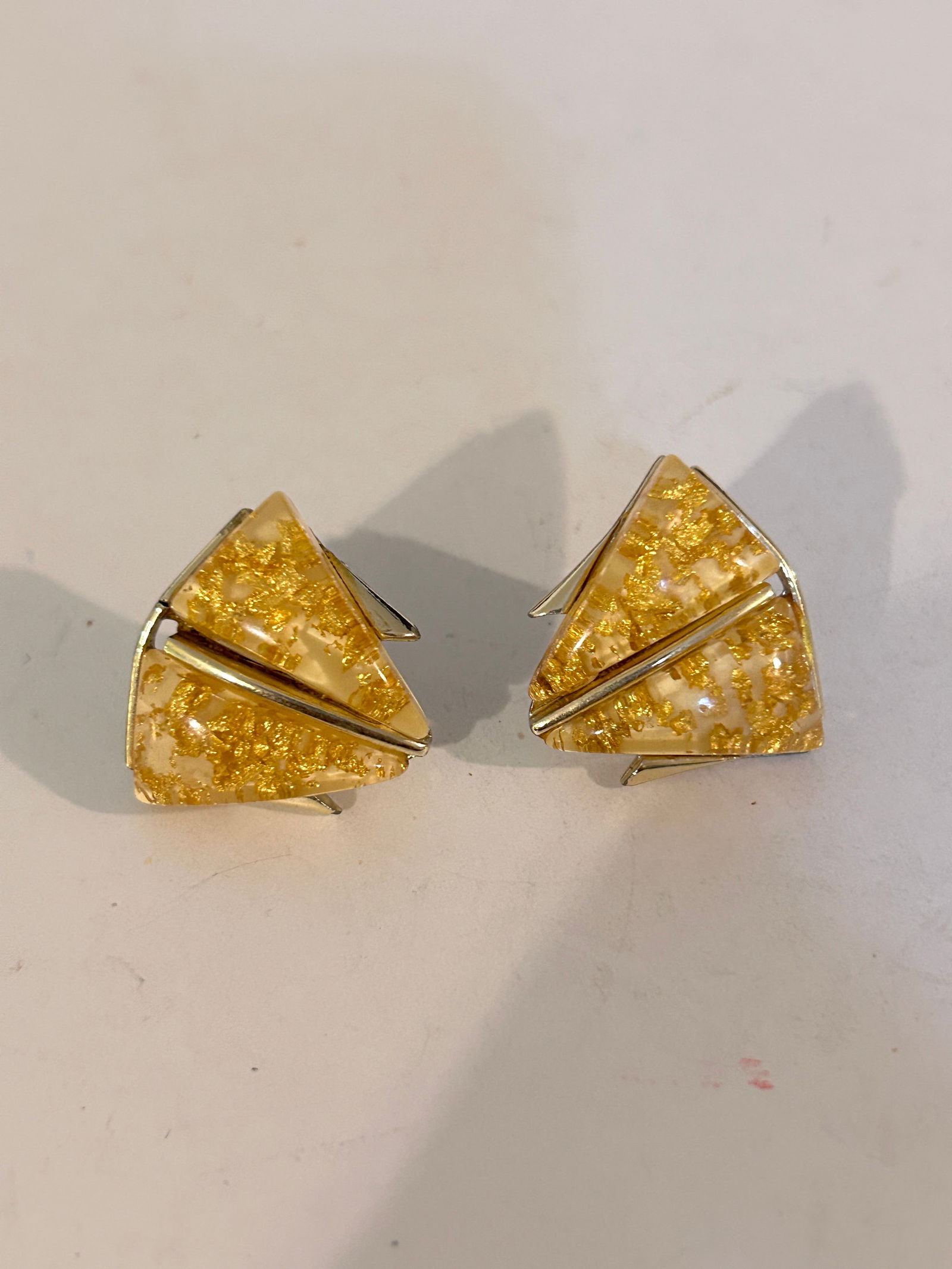 Vintage Coro Earrings: Vintage Coro Earrings Please view all photos as they are part of the description and condition of this Item, Feel free to contact me with questions or picture requests! Used Item AS IS