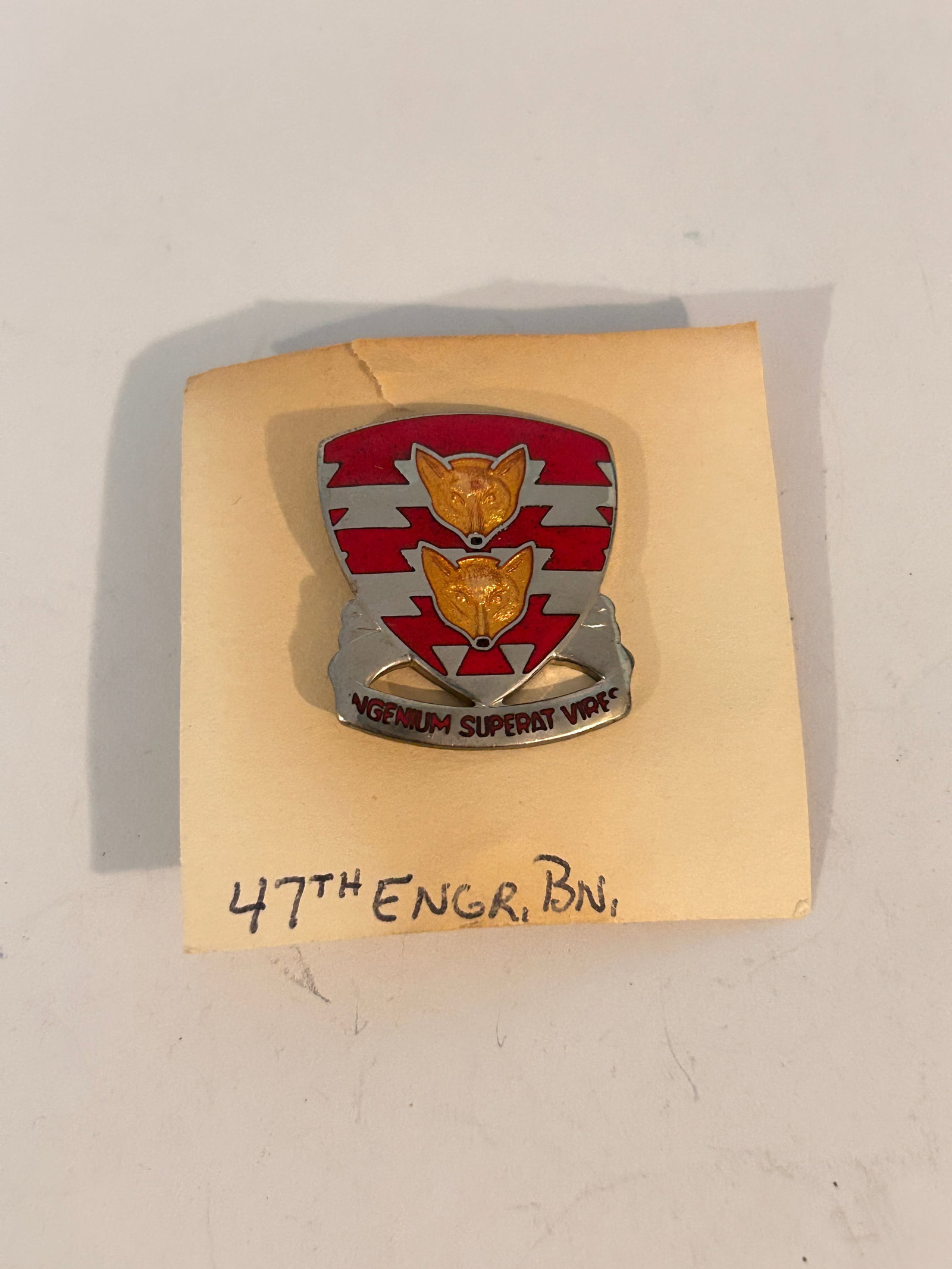 Vintage Military Pin: Vintage Military Pin Please view all photos as they are part of the description and condition of this Item, Feel free to contact me with questions or picture requests! Used Item AS IS