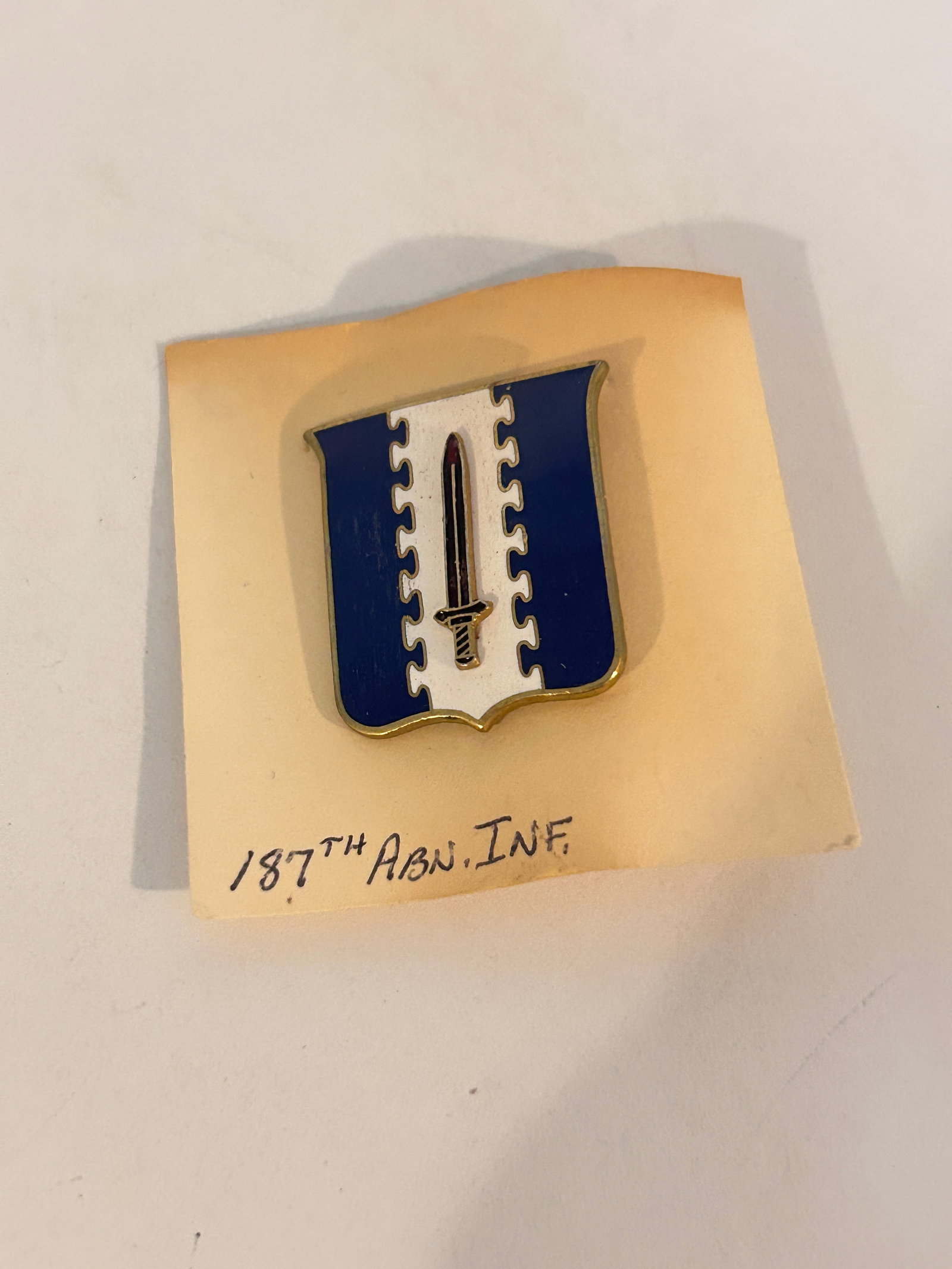 Vintage Military Pin: Vintage Military Pin Please view all photos as they are part of the description and condition of this Item, Feel free to contact me with questions or picture requests! Used Item AS IS