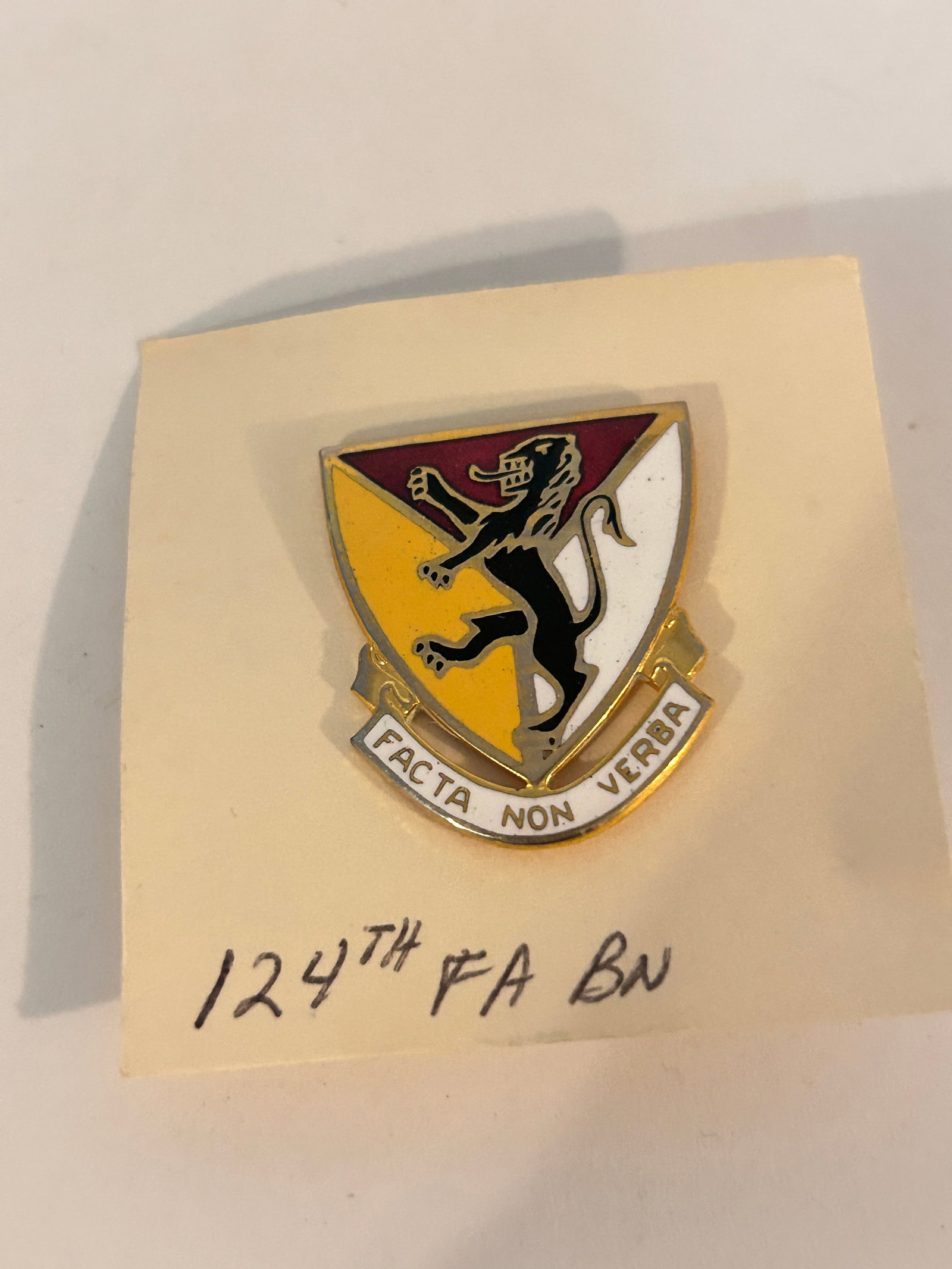 Vintage Military Pin: Vintage Military Pin Please view all photos as they are part of the description and condition of this Item, Feel free to contact me with questions or picture requests! Used Item AS IS