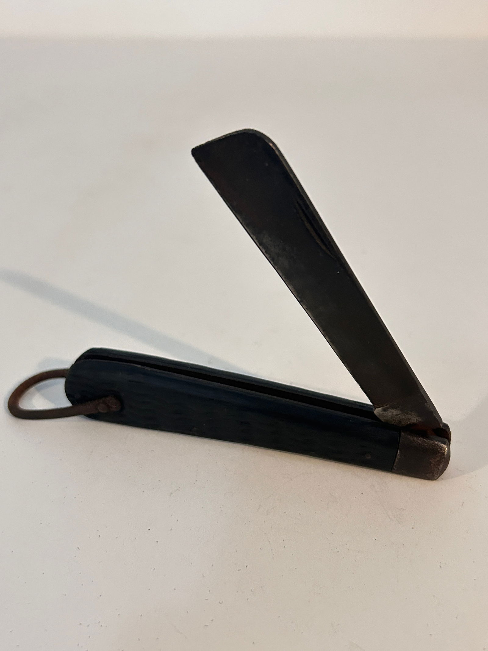 Vintage 1944 Camillus USA Wood Folding Pocket Knife (1 of 5)