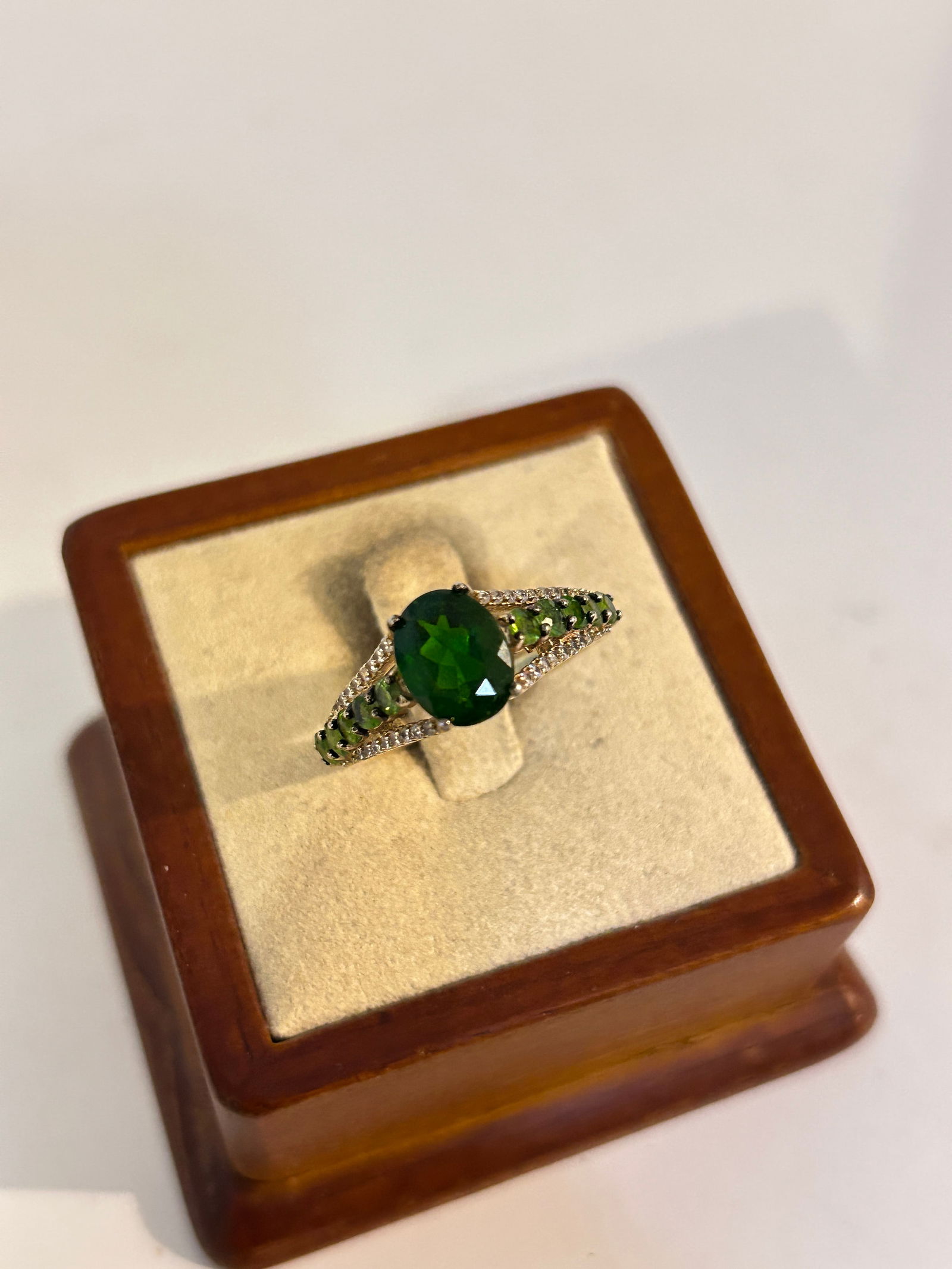 Vintage Sterling Silver green stone Ring sz 7 (1 of 5)