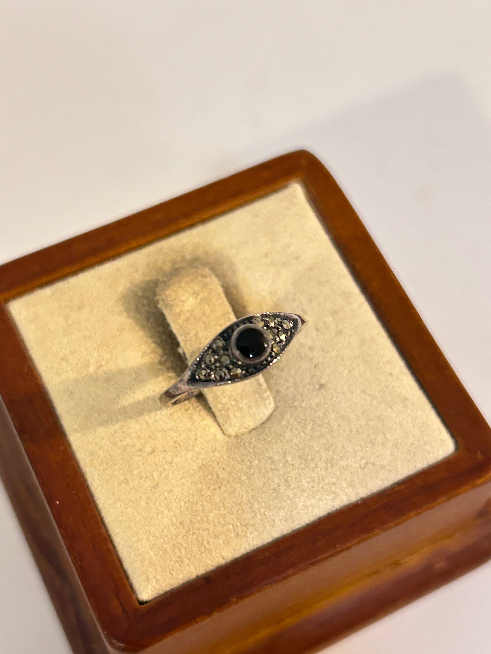 Vintage Sterling Silver onyx marcasite Ring sz 6 (1 of 5)