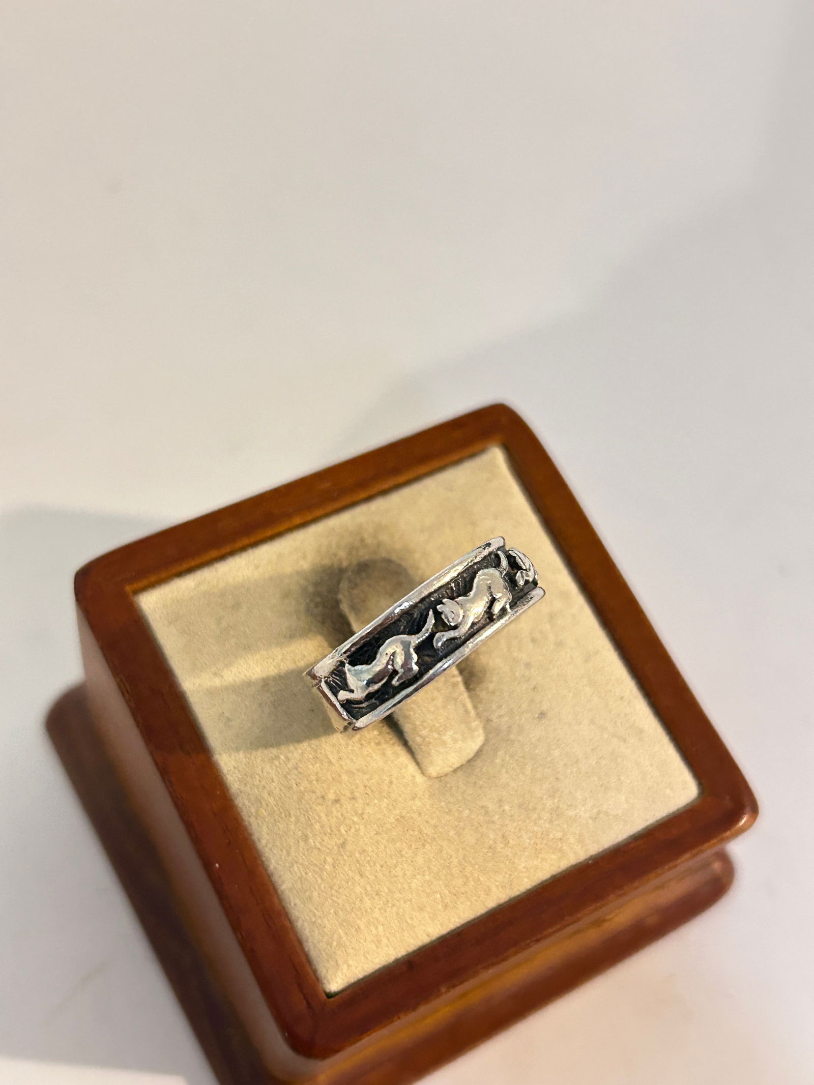Vintage Sterling Silver Modernist cat Ring sz 10 (1 of 5)