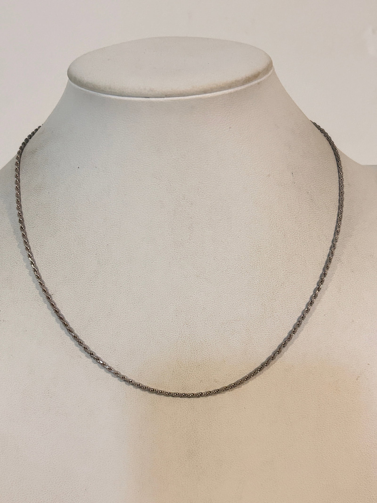 Vintage Sterling Silver rope chain Necklace 17": Vintage Sterling Silver rope chain Necklace 17" Please view all photos as they are part of the description and condition of this Item, Feel free to contact me with questions or picture requests! Used 