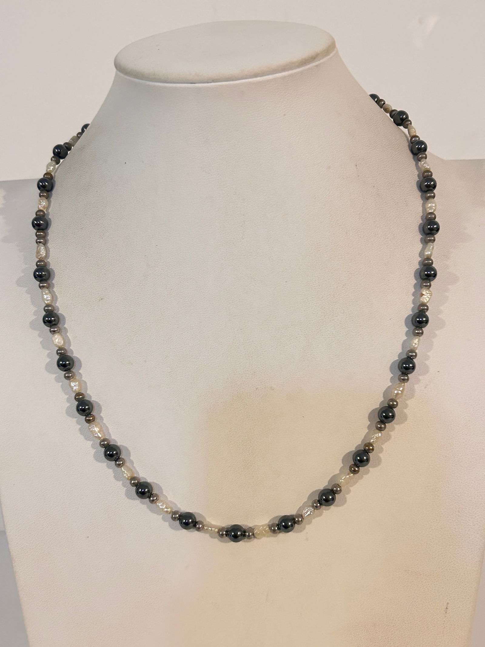 Vintage Sterling Silver Hematite/black bead Necklace 20" (1 of 5)
