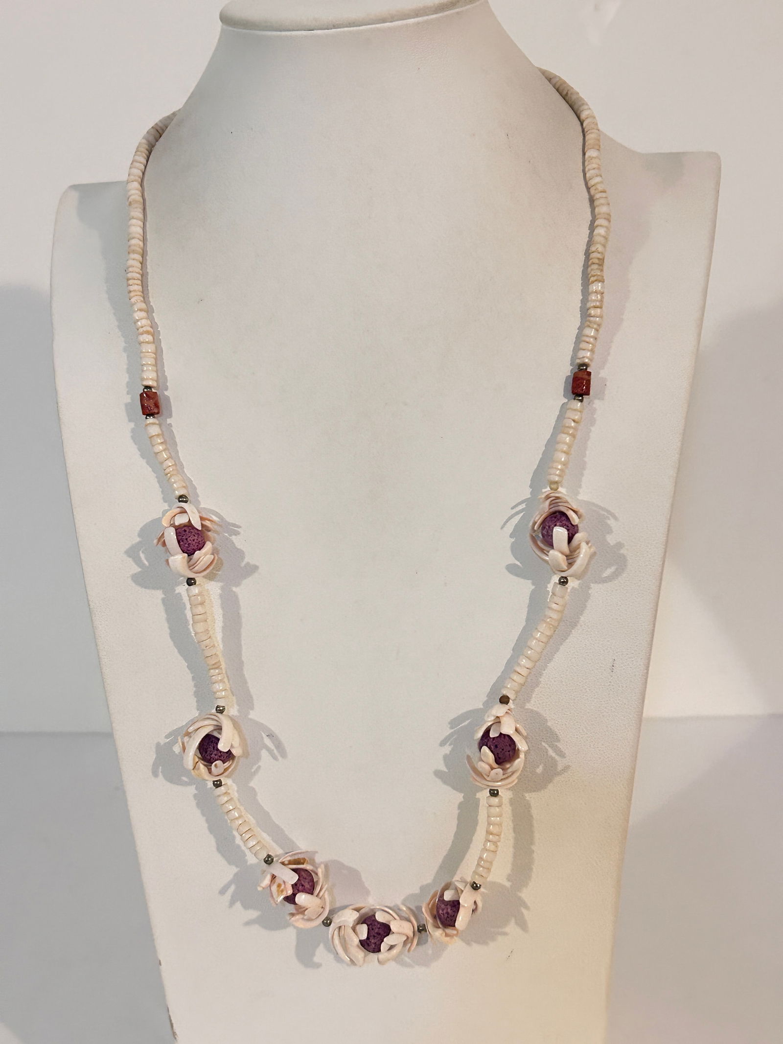 BoHo Heishi Bead Violet Shell Silver Tone Bead Necklace c1970 27" (1 of 5)