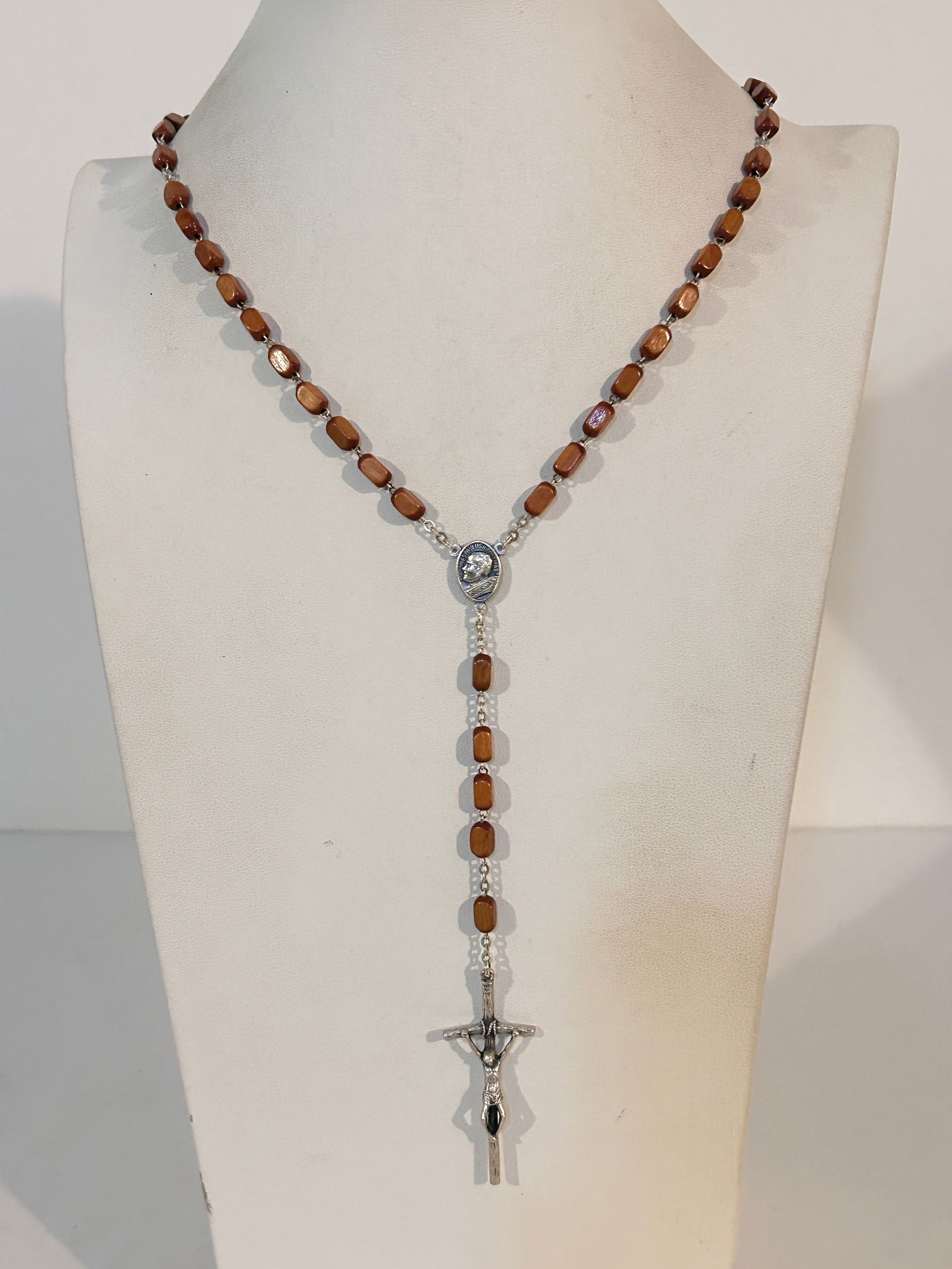 Vintage Rosary Cross bead Necklace Catholic St Benedict Medal 28": Vintage Rosary Cross bead Necklace Catholic St Benedict Medal 28" Please view all photos as they are part of the description and condition of this Item, Feel free to contact me with questions or pictu
