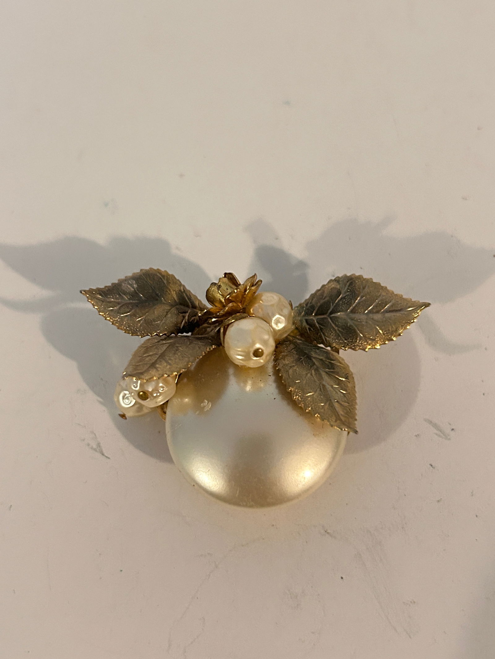 Vintage faux pearl gold filigree floral Brooch (1 of 4)