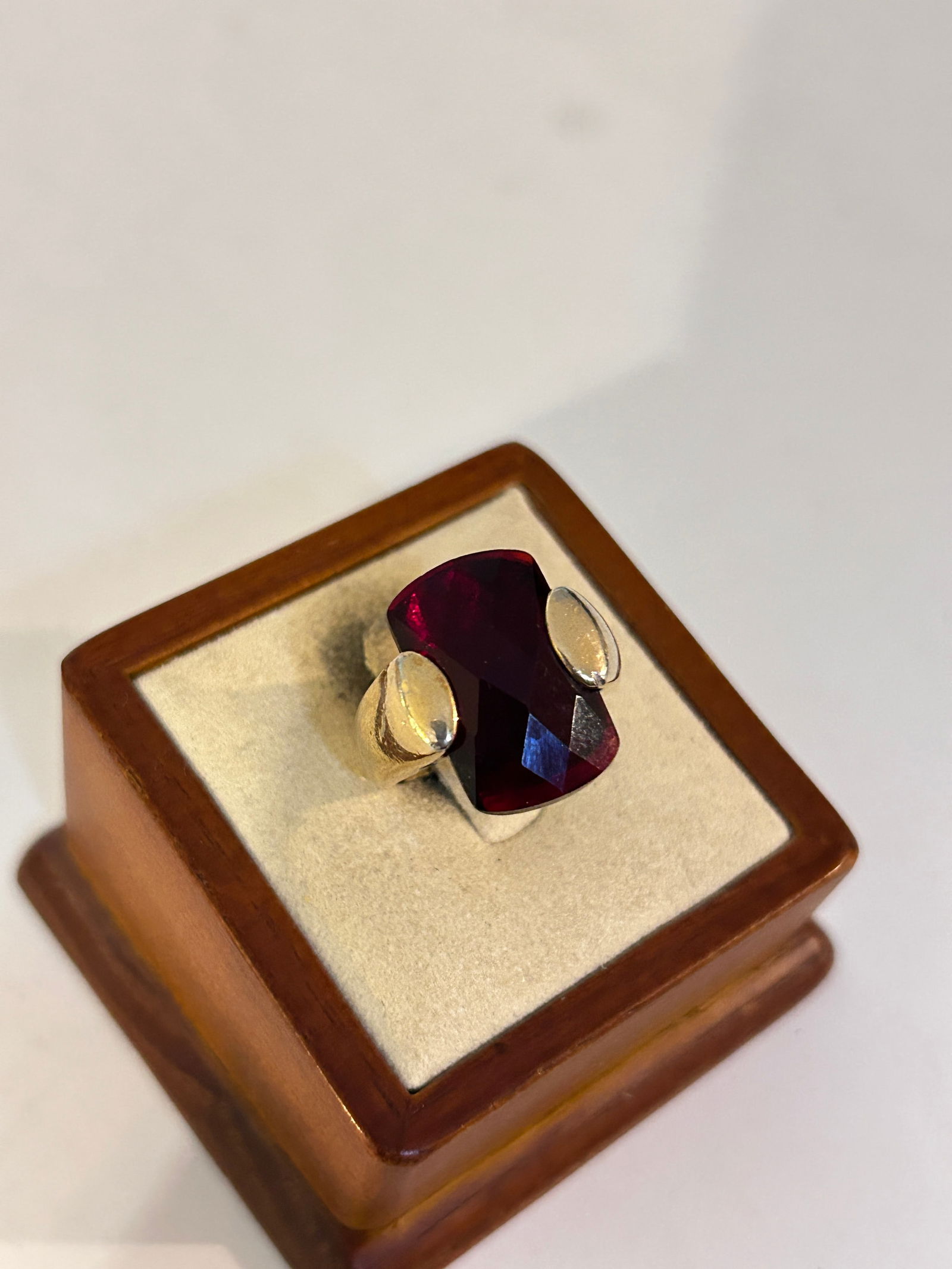 Vintage LC Liz Claiborn Custom Ring sz 6 (1 of 5)