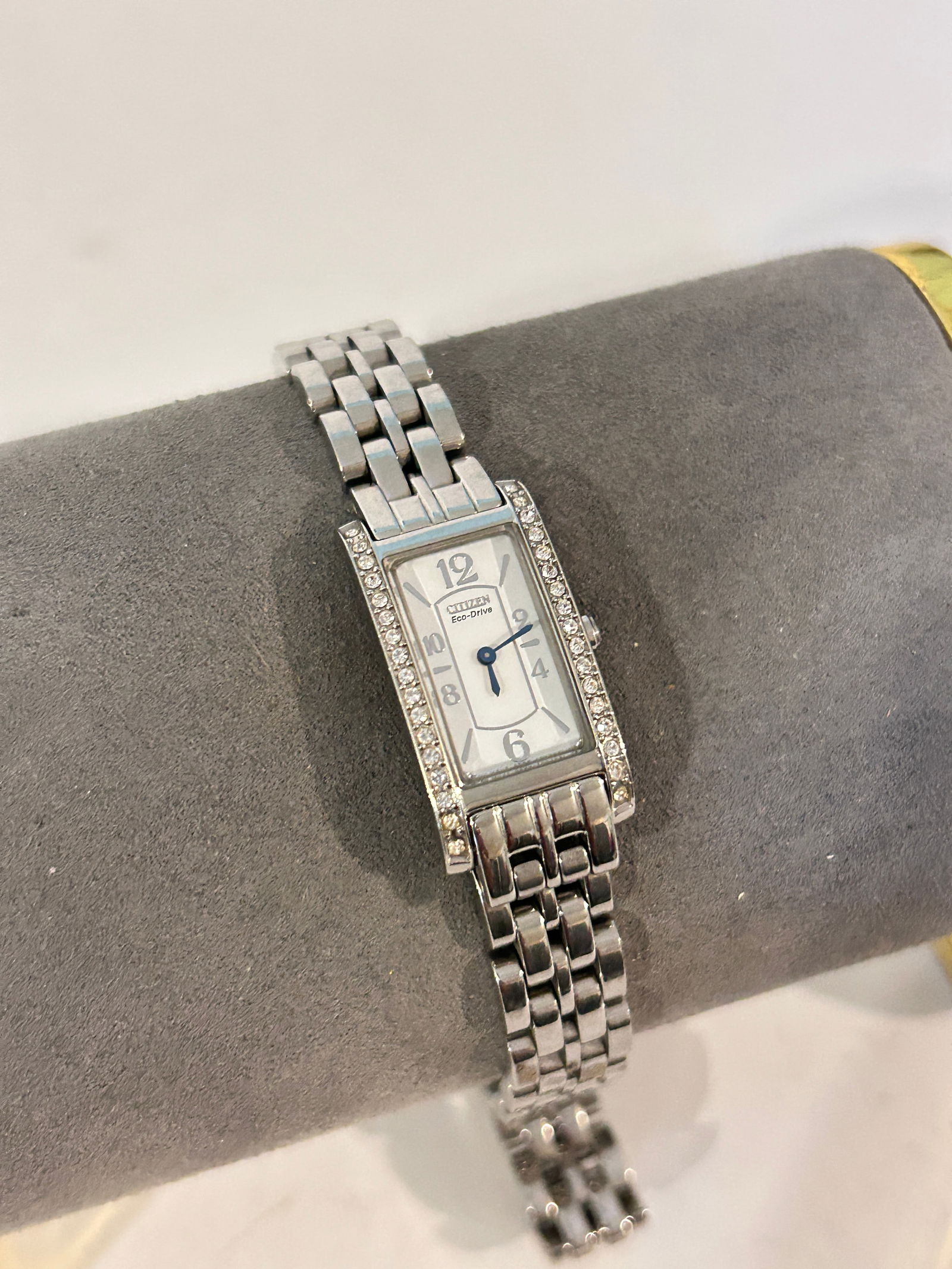 Citizen Eco-Drive Women’s Watch Silver-Tone Japan movement G620-T002820 needs battery (1 of 5)