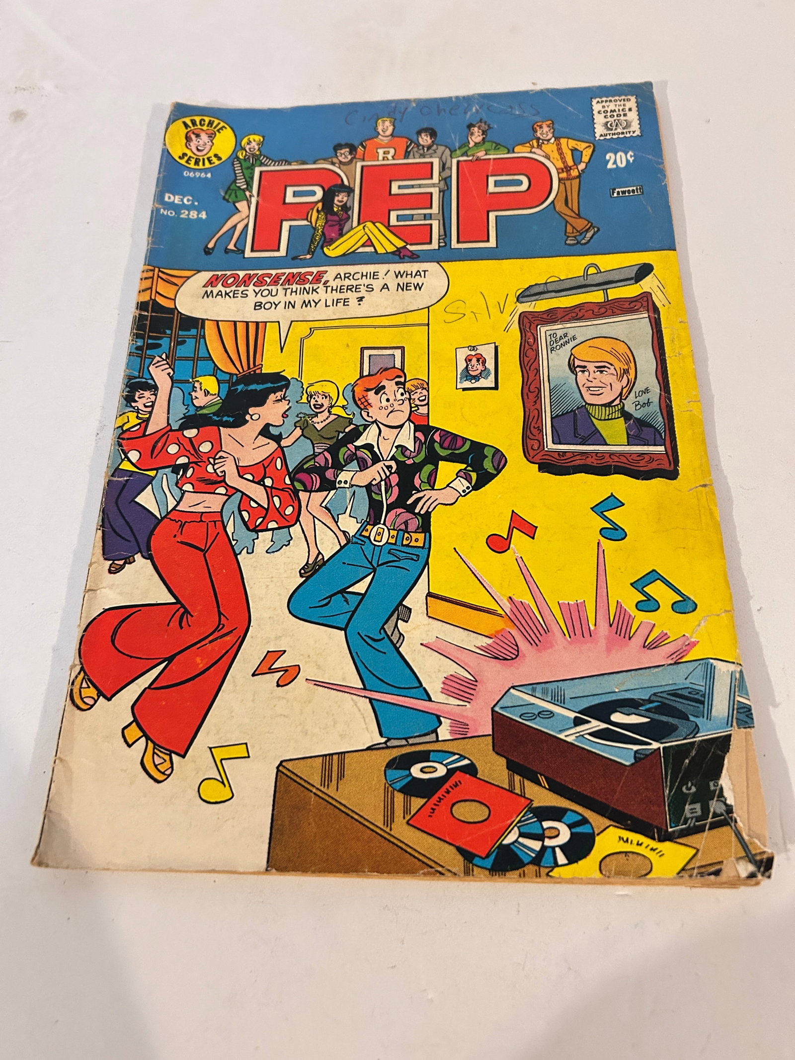 Vintage Comic Book PEP # 284: Vintage Comic Book PEP # 284 Please view all photos as they are part of the description and condition of this Item, Feel free to contact me with questions or picture requests! Used Item AS IS